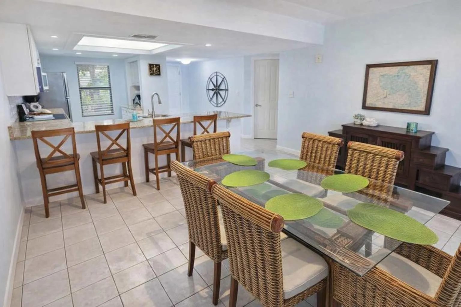 Dining area in Saida Towers II #104