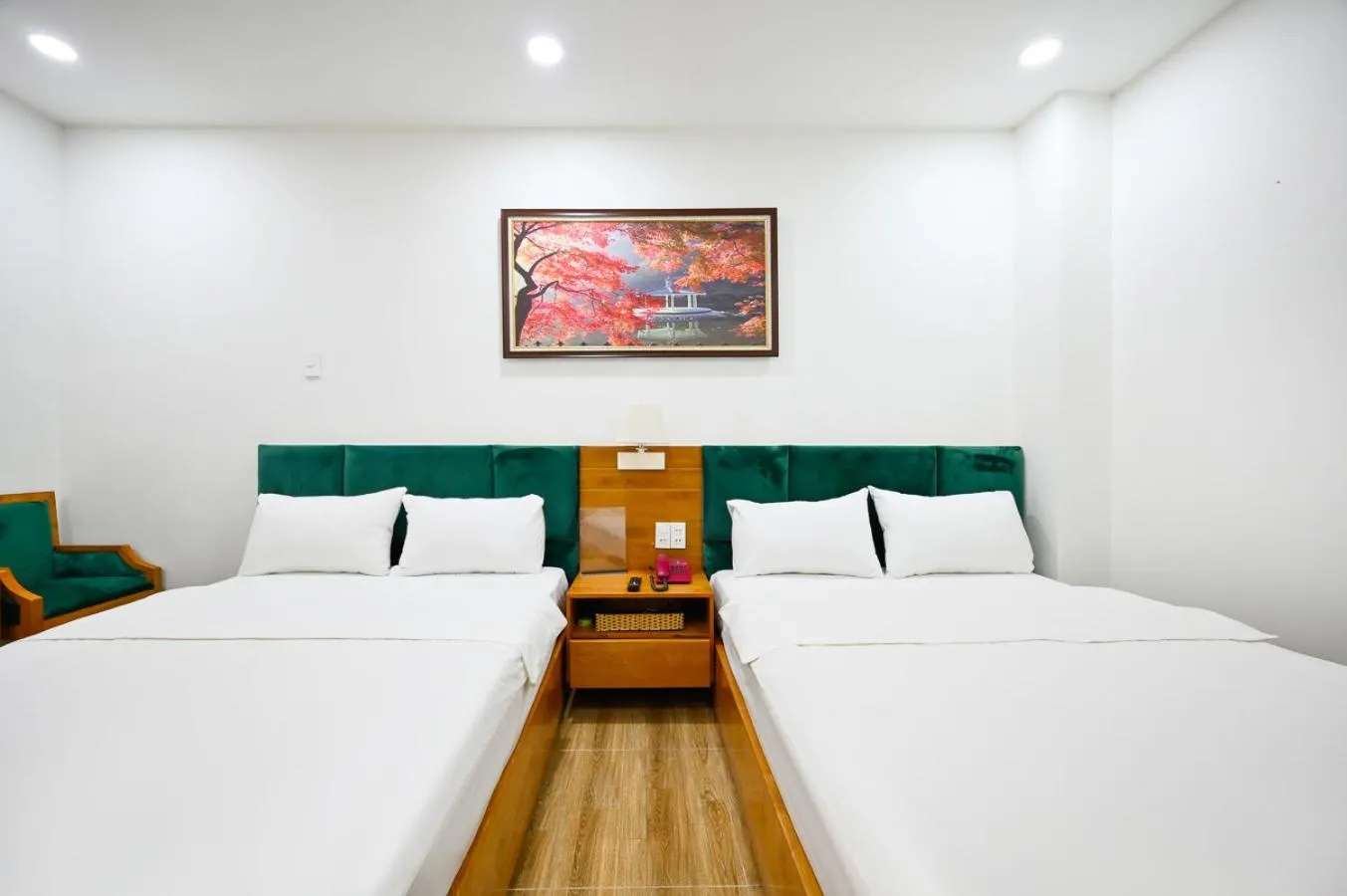 Bed in Vivian Airport Hotel Saigon