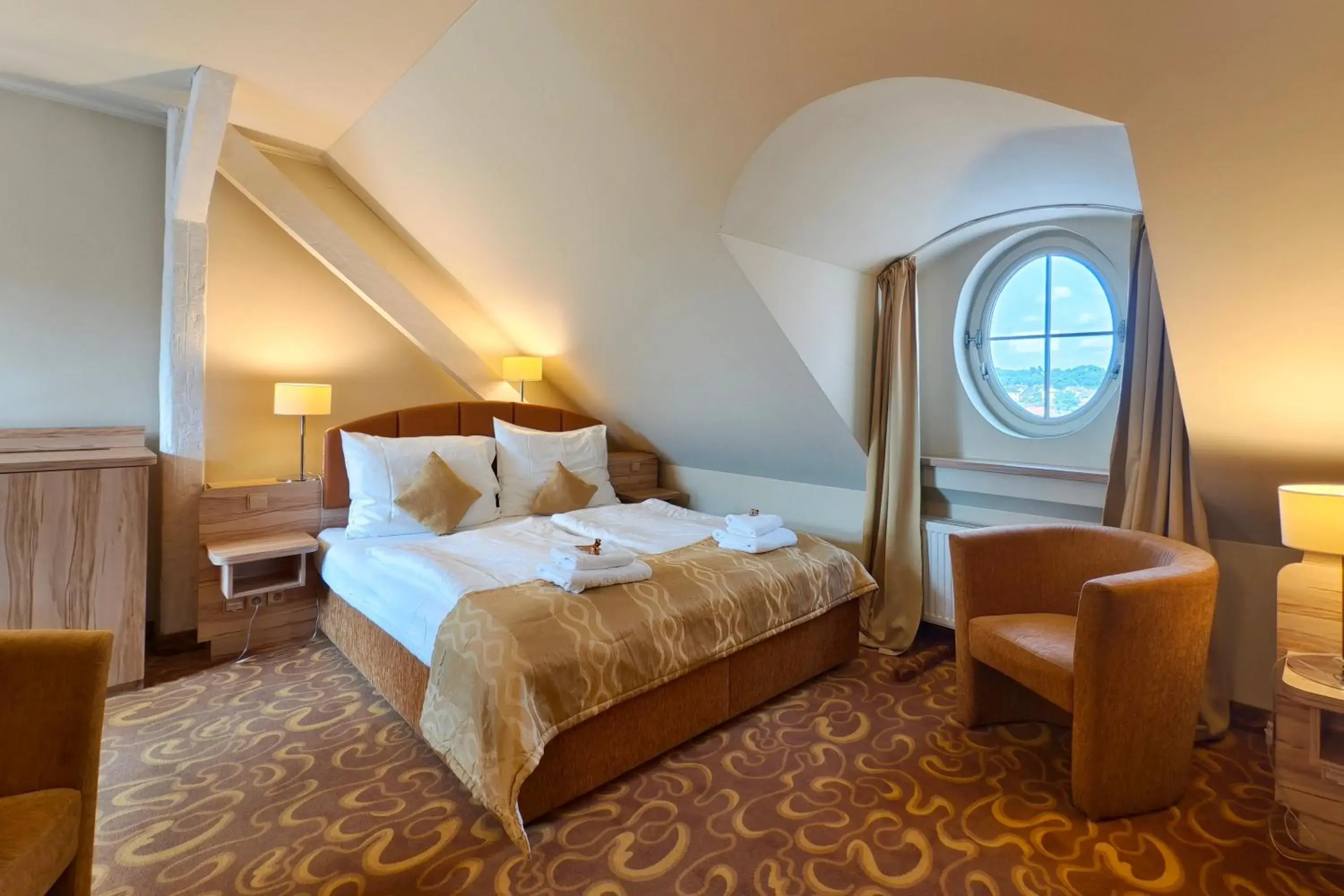 Superior Quadruple Room - single occupancy in Hotel Zlatá Včela Superior Quadruple Room - single occupancy in Hotel Zlatá Včela