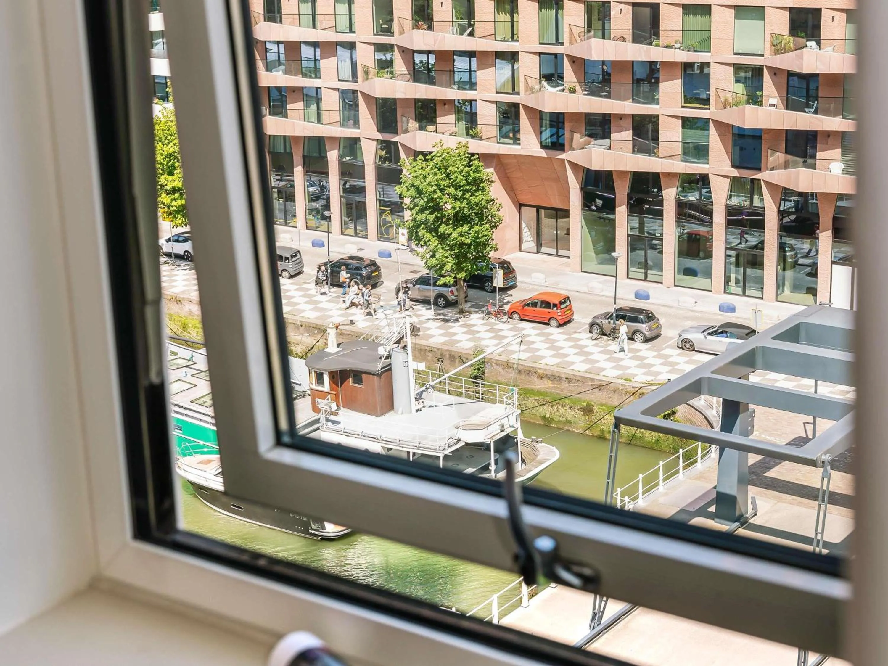 Bedroom in ibis Rotterdam City Centre