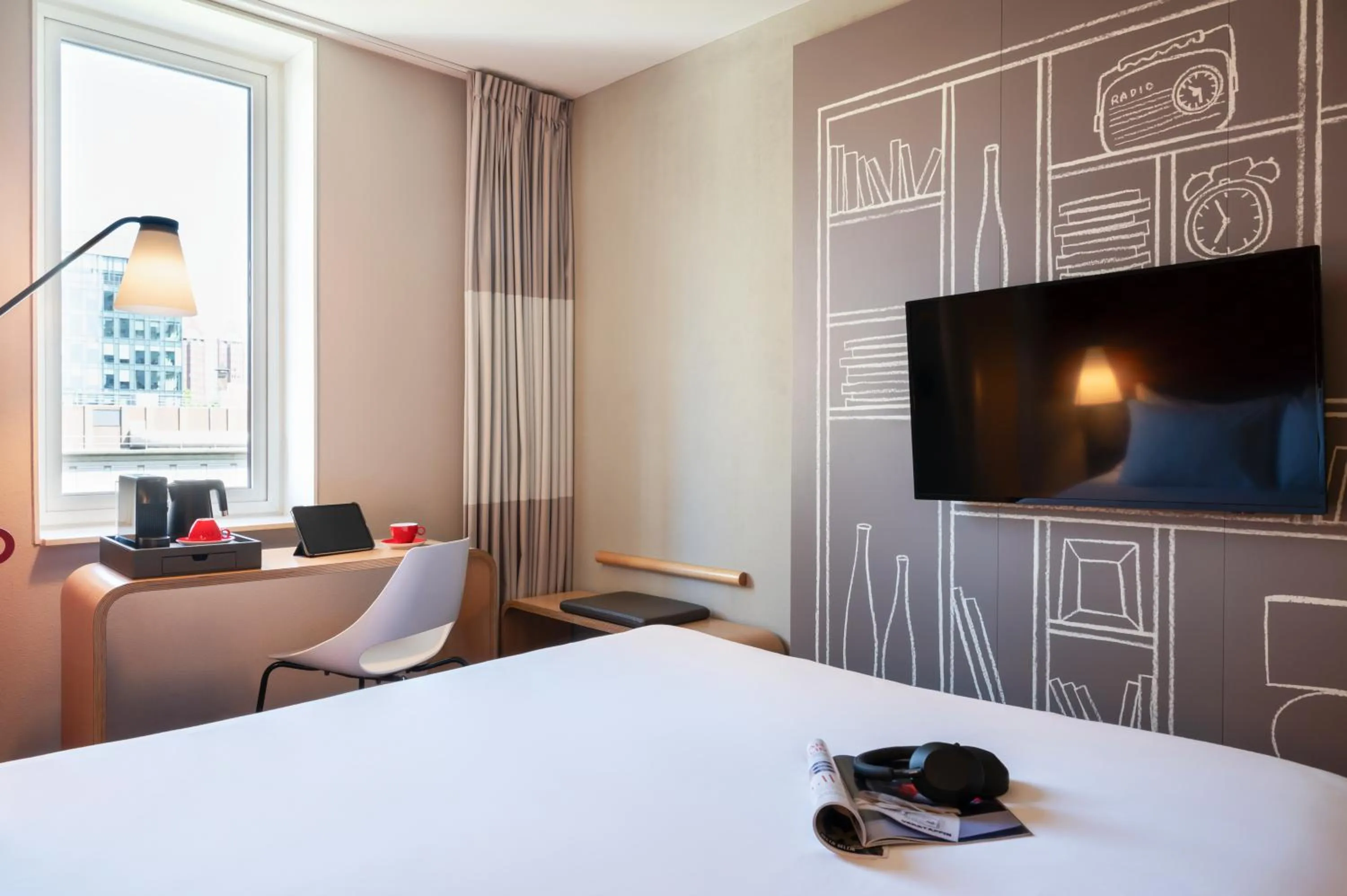 TV and multimedia, Bed in ibis Rotterdam City Centre