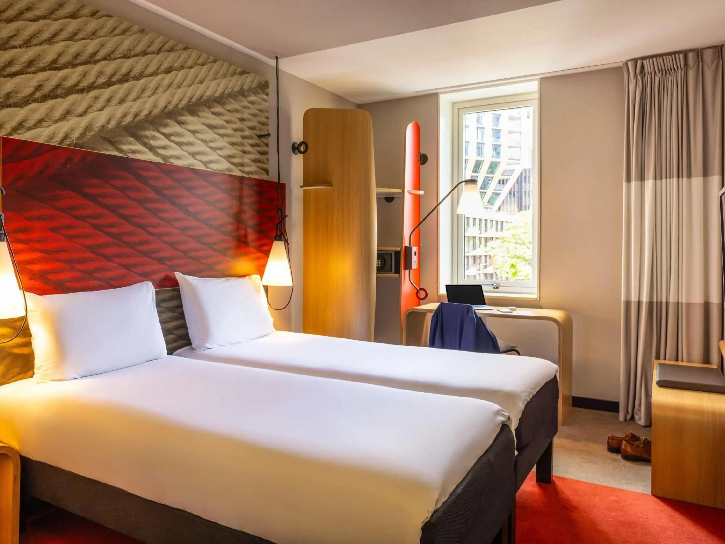 Standard Twin Room in ibis Rotterdam City Centre Standard Twin Room in ibis Rotterdam City Centre