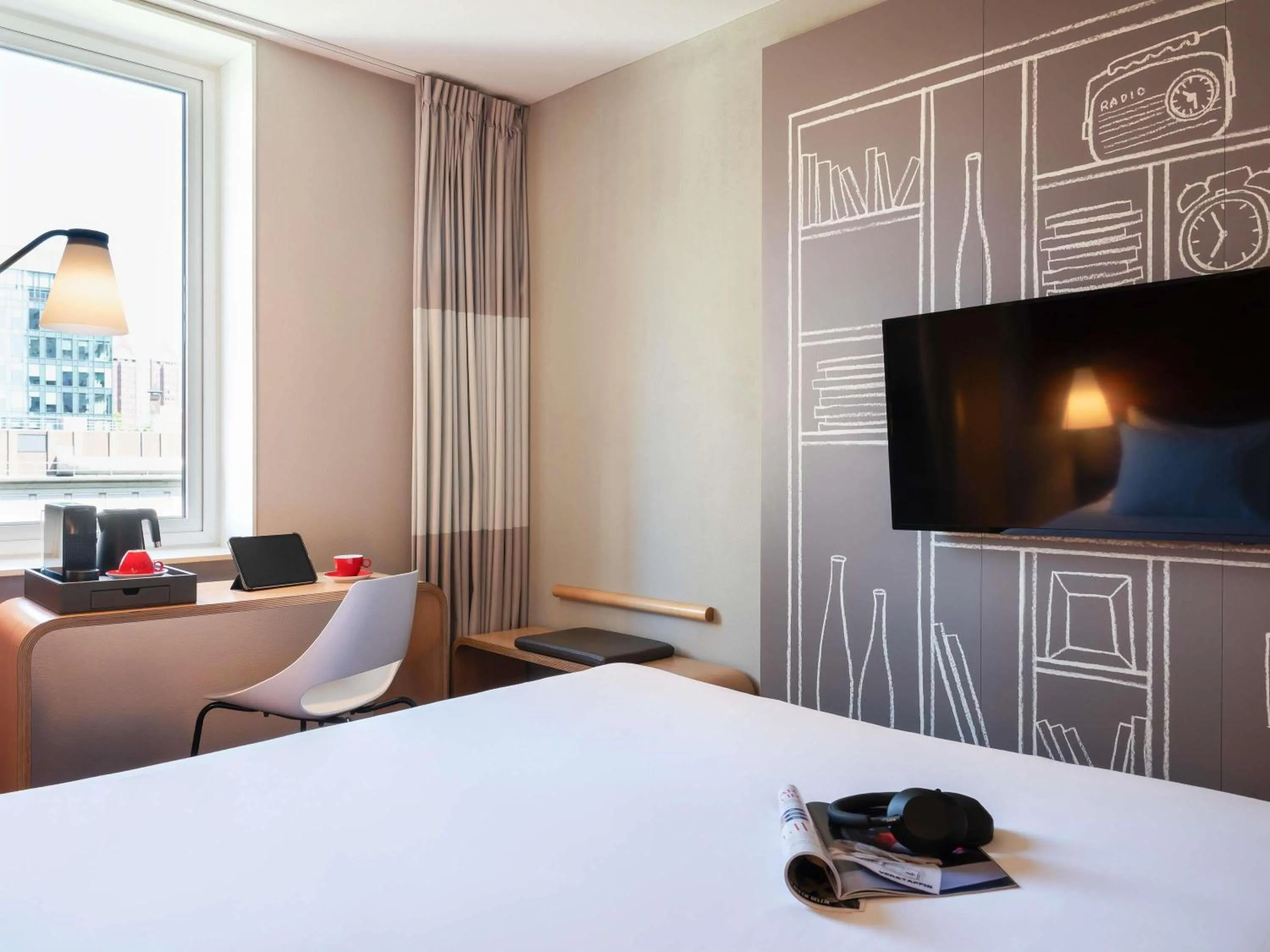 Bedroom, Bed in ibis Rotterdam City Centre