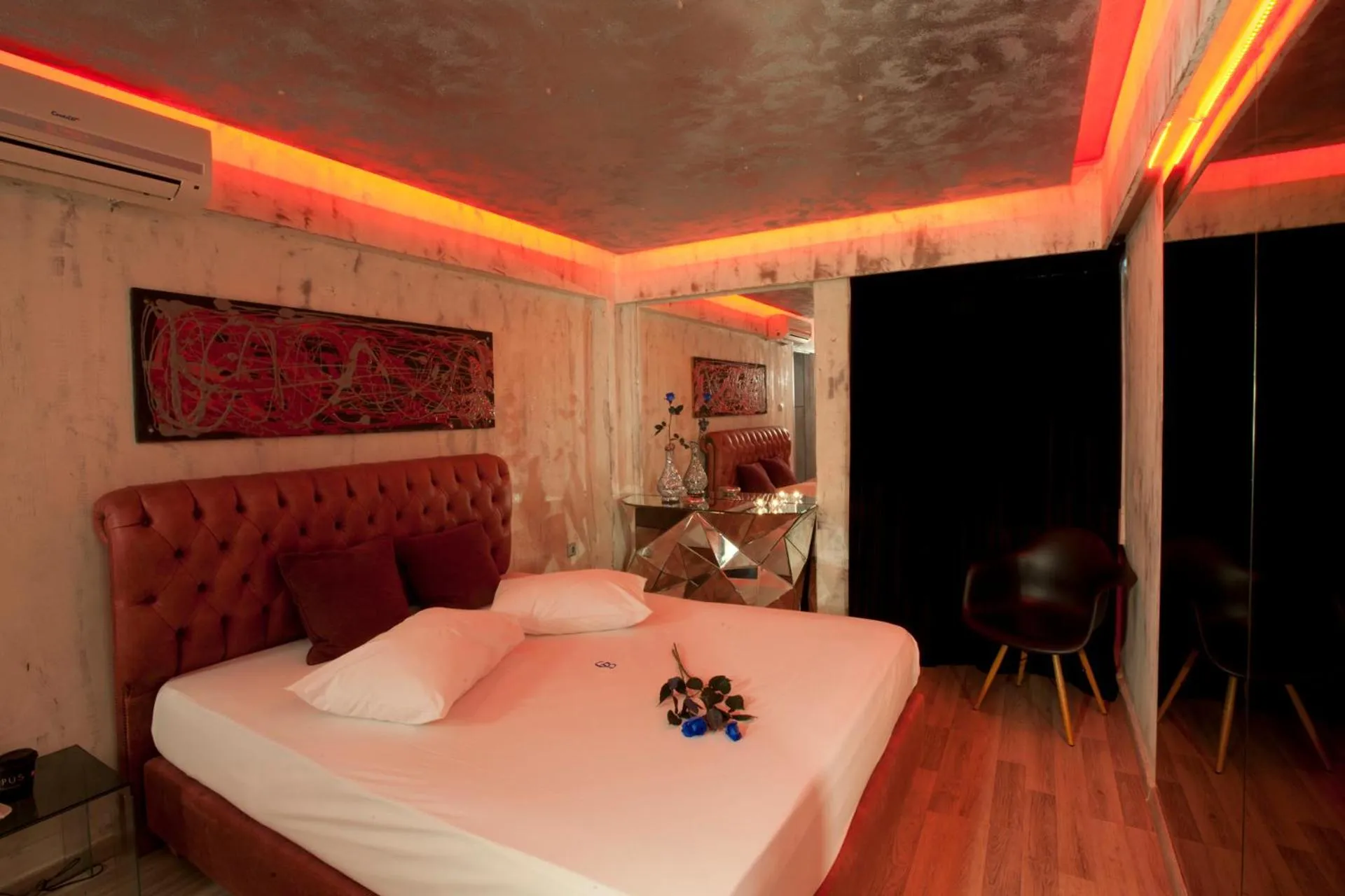 Bedroom, Bed in The Crystal Blue Hotel