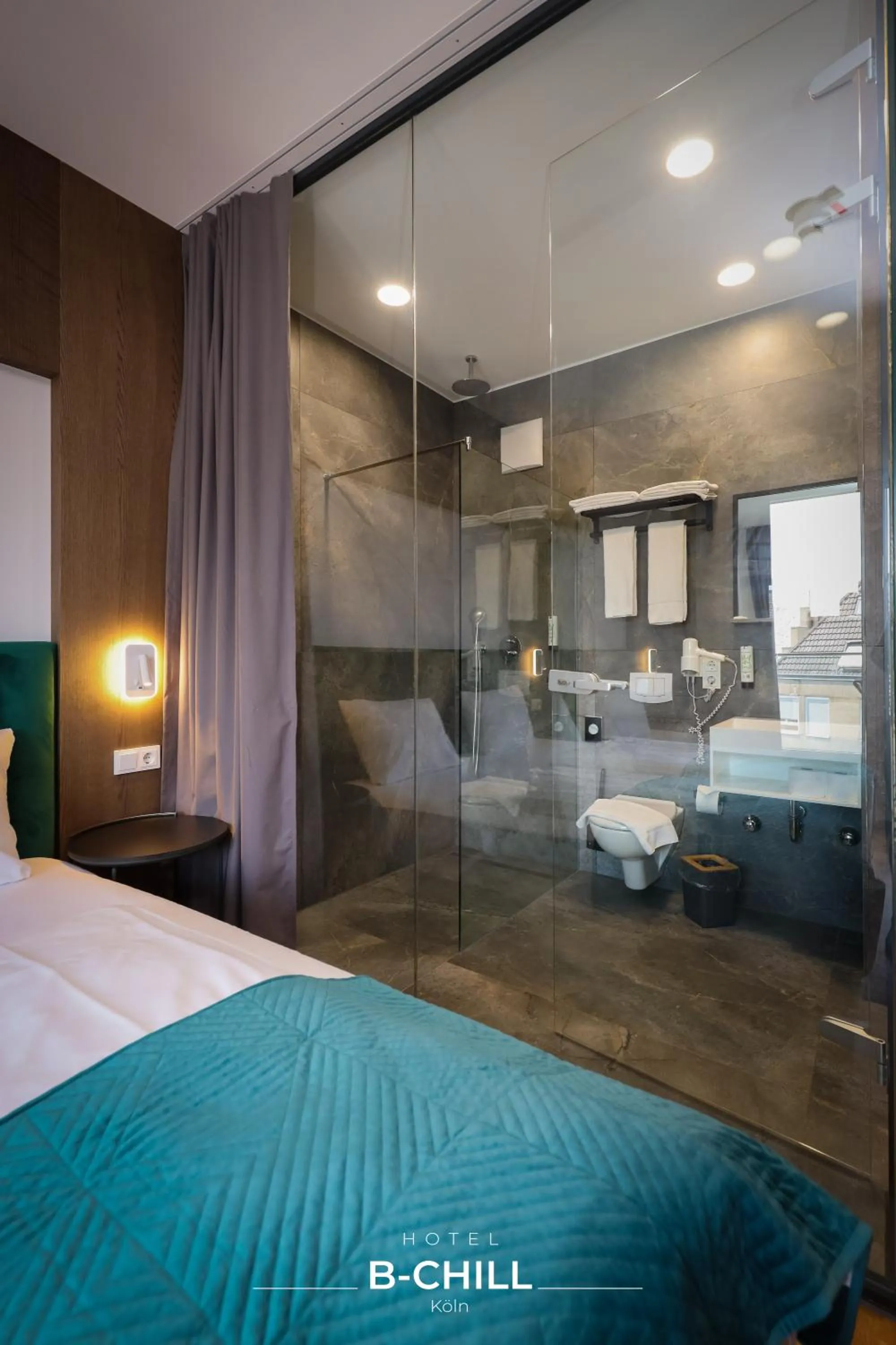 Shower, Bed in B-Chill Cologne