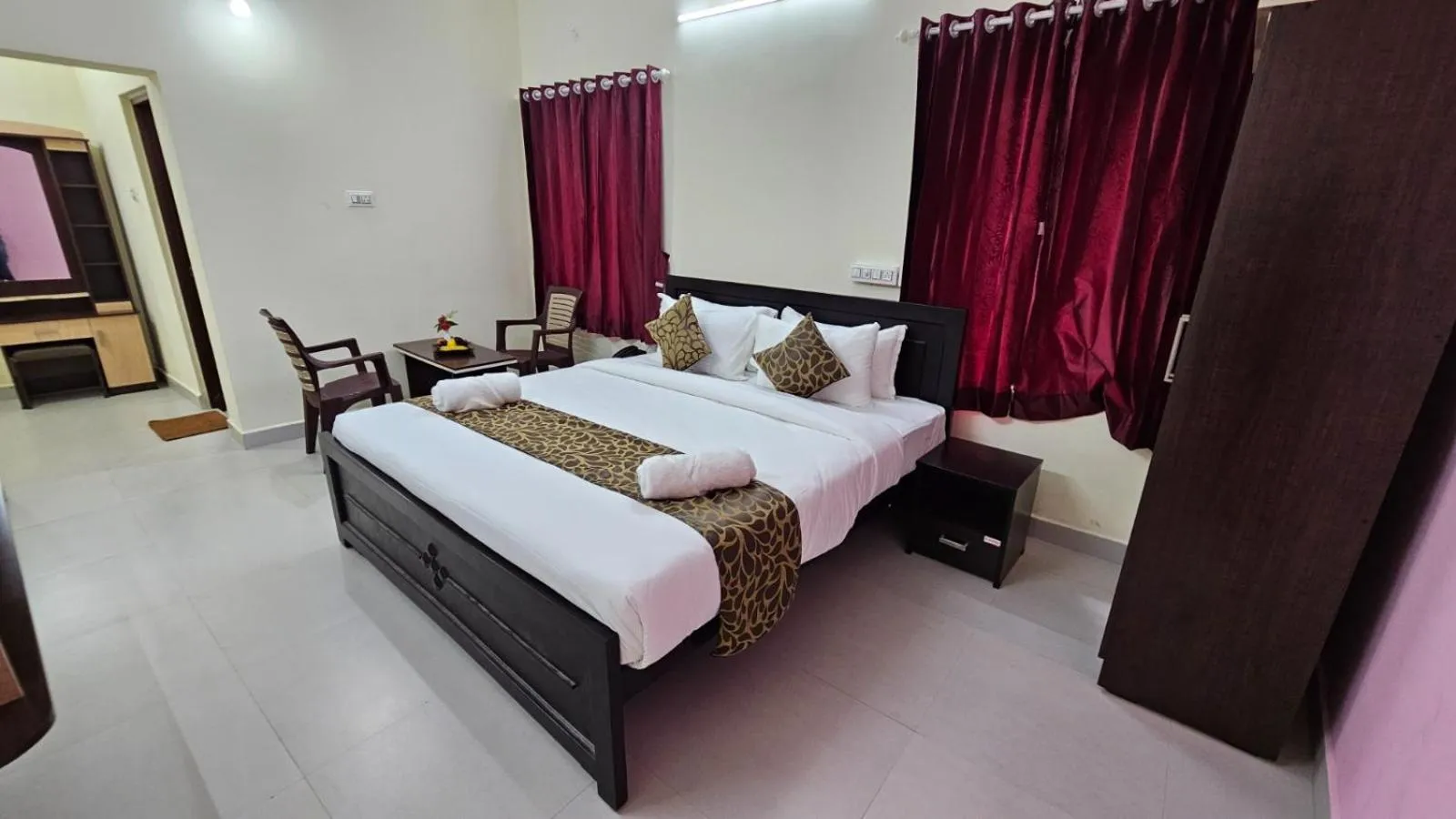 Bedroom, Bed in TIO -THE INDIAN ORIGIN HOTELS & RESORTS - Yercaud