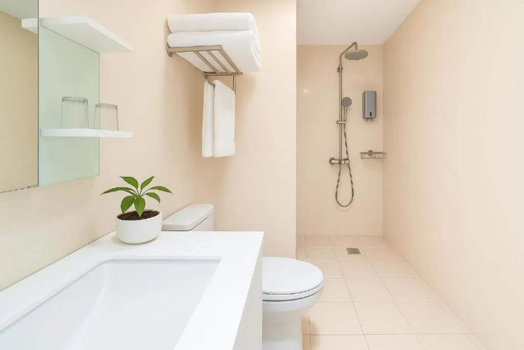 Toilet in La Serena Hotel & Apartment