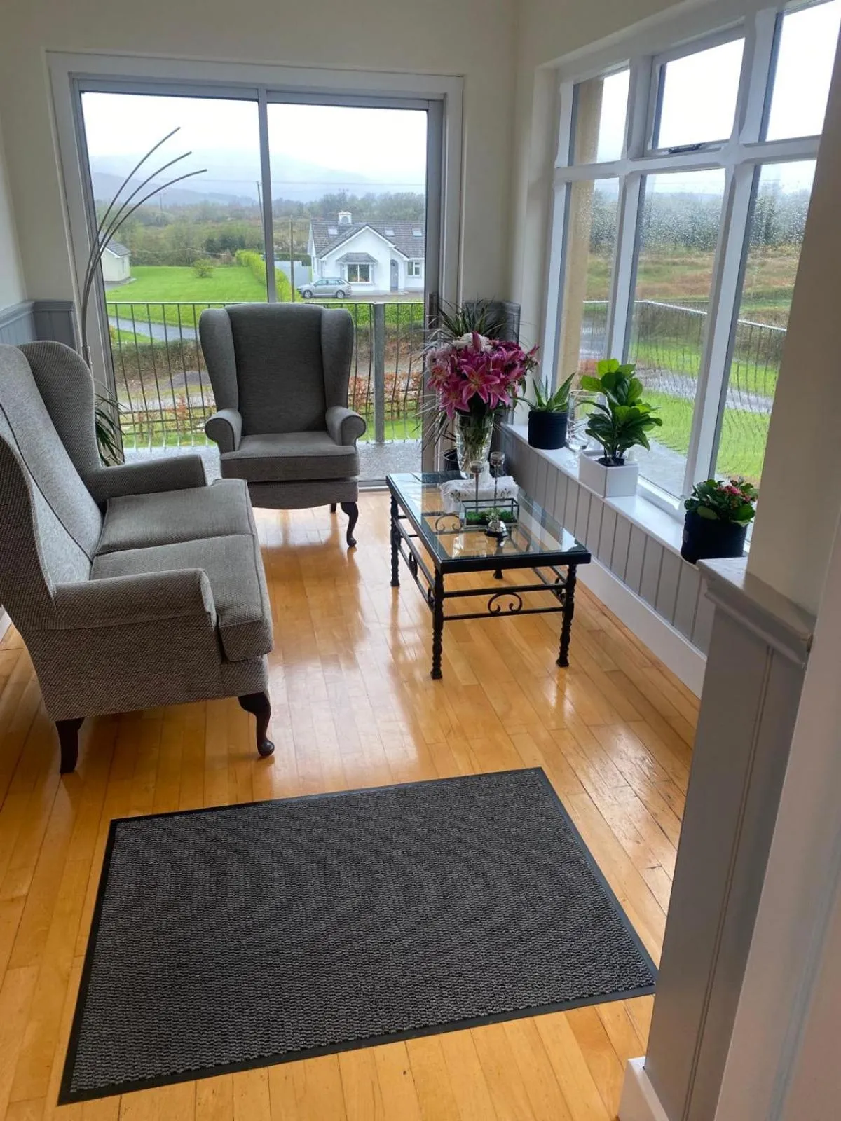 Facade/entrance in La Mirage B&B