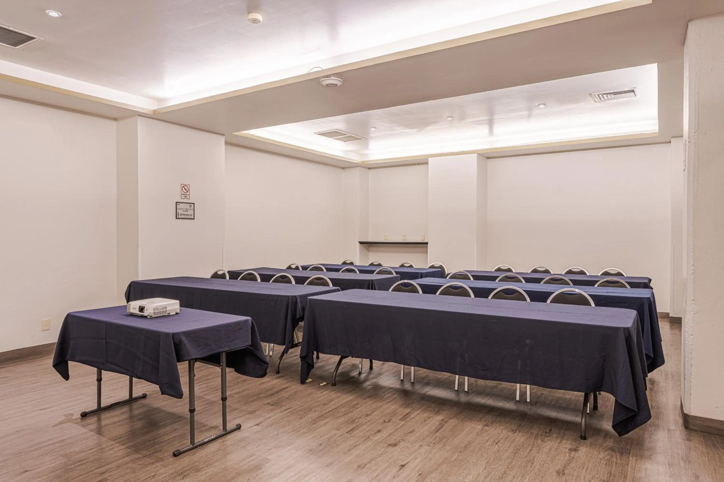 Meeting/conference room in HG Hotel