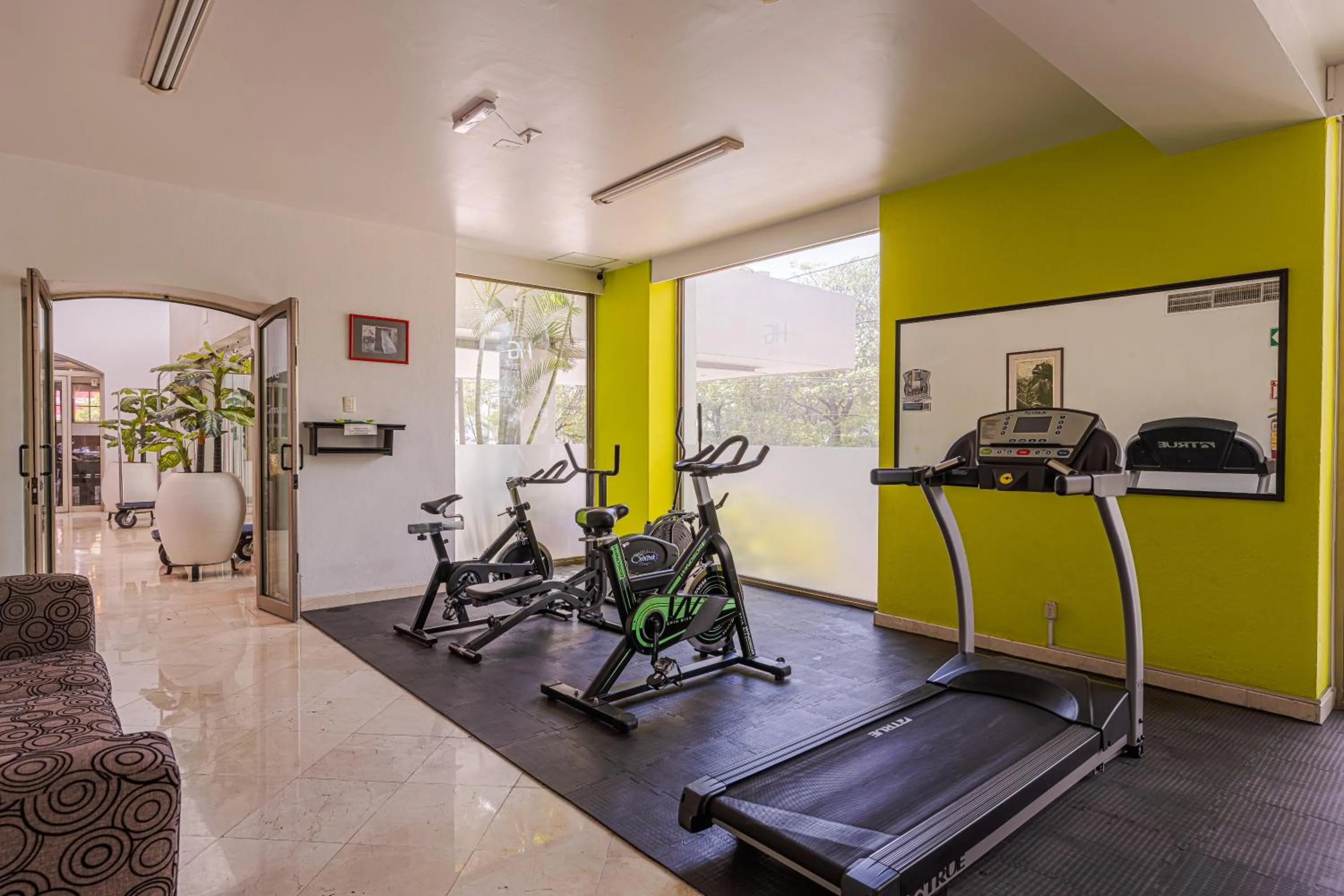 Fitness centre/facilities in HG Hotel