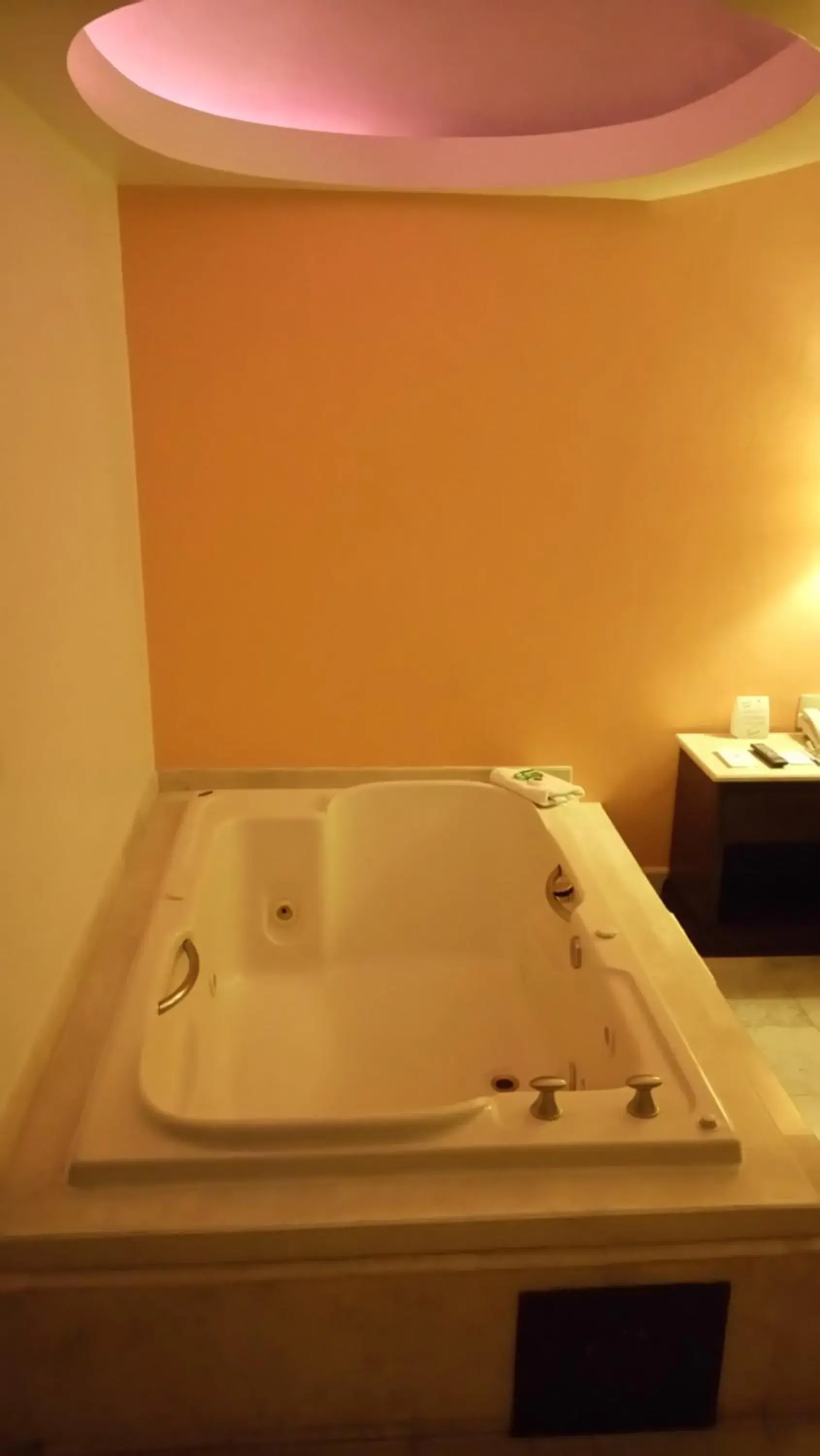 Queen Room with Spa Bath in HG Hotel Queen Room with Spa Bath in HG Hotel