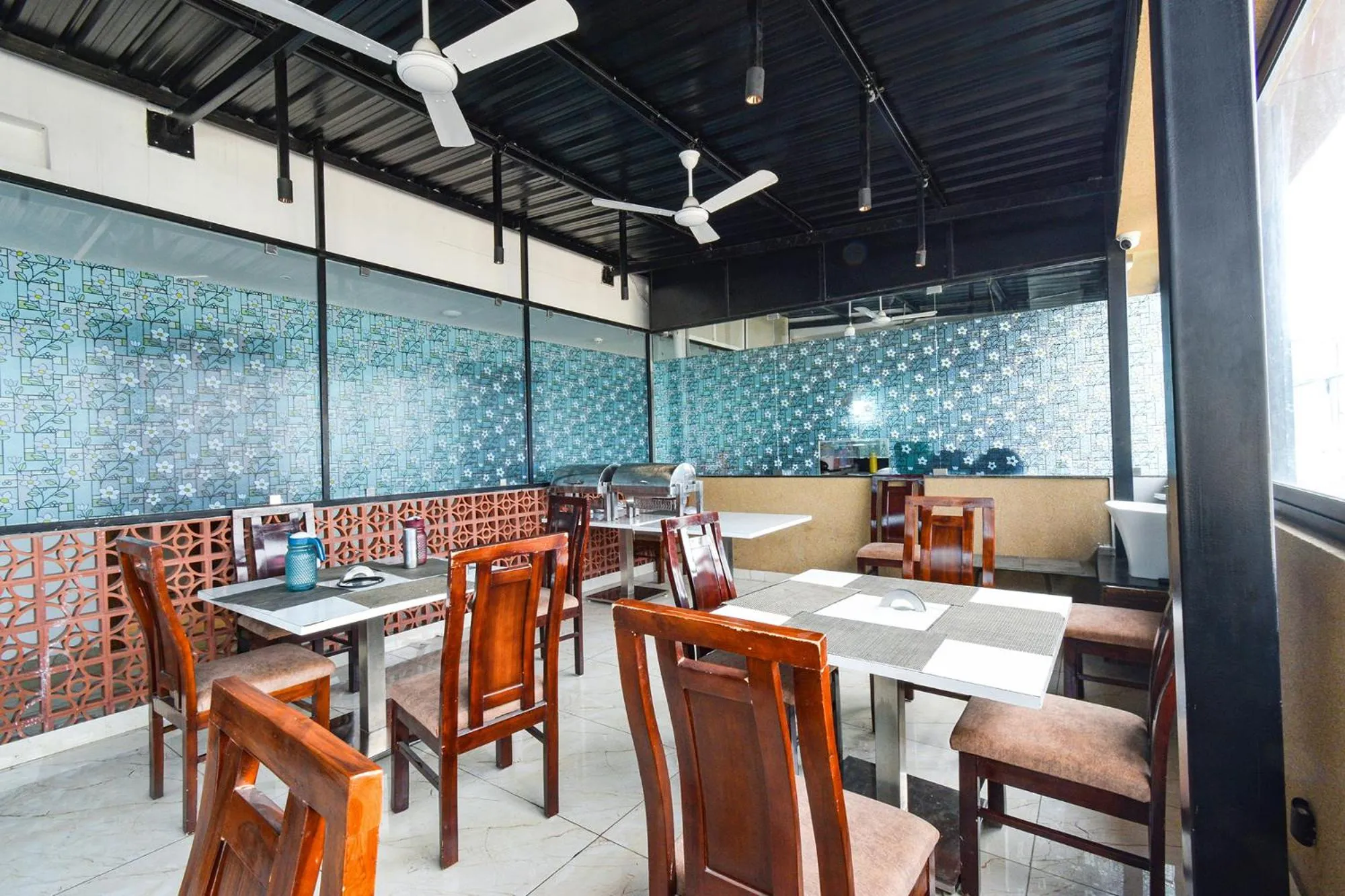 Restaurant/places to eat in FabHotel Prime Prowell Apex