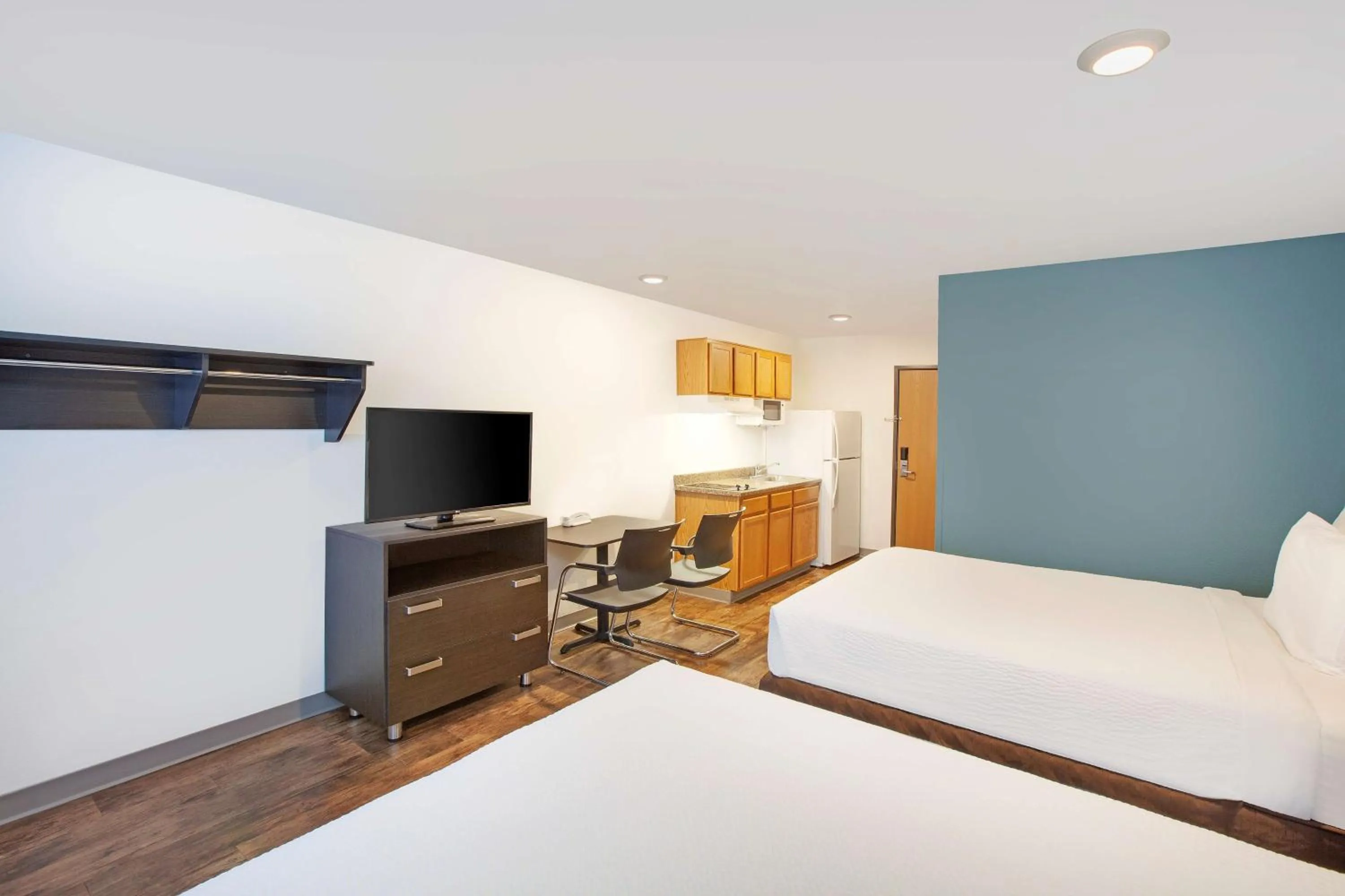 Bedroom, Bed in Extended Stay America Select Suites - Bentonville
