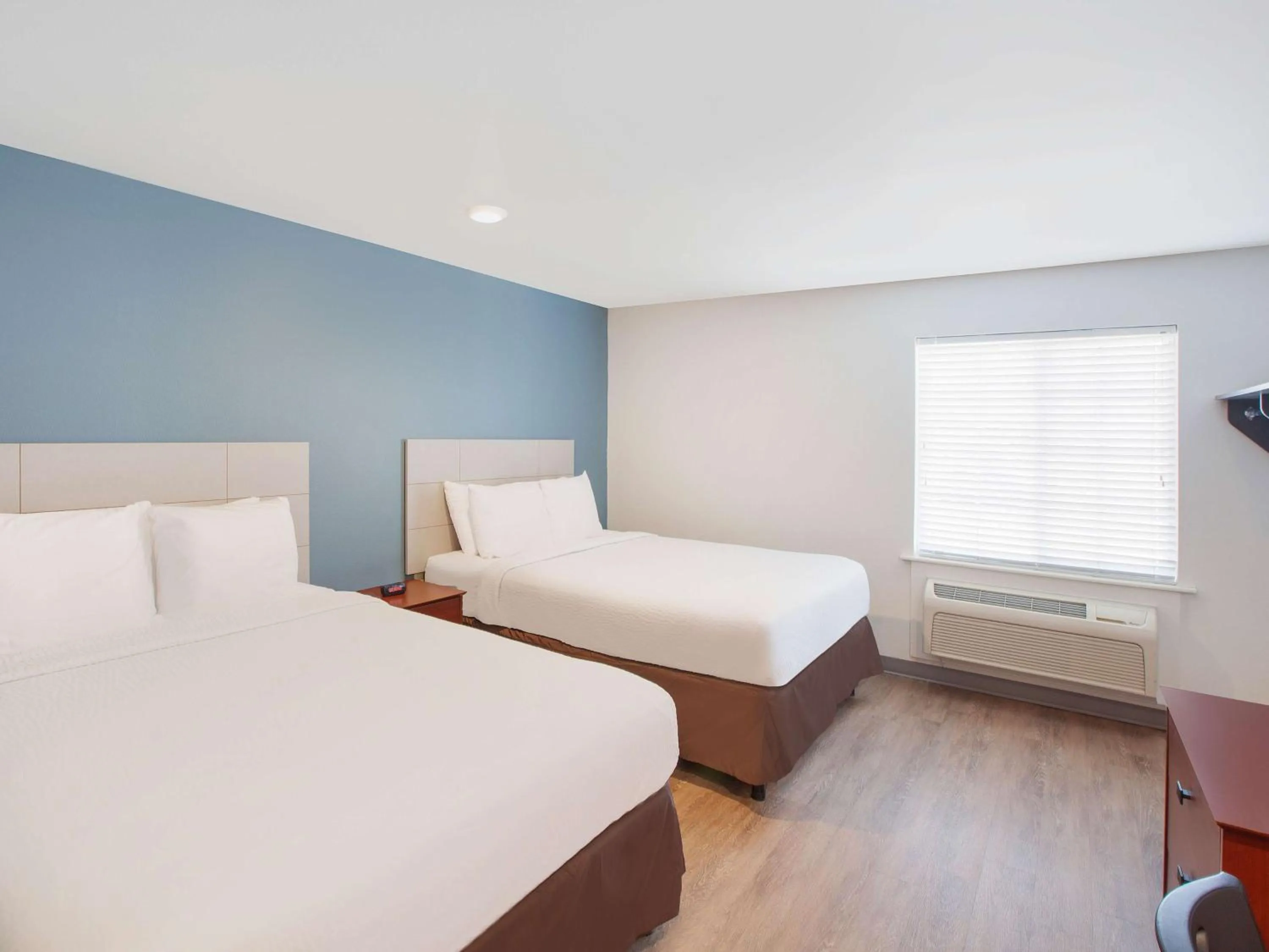 Bedroom, Bed in Extended Stay America Select Suites - Bentonville