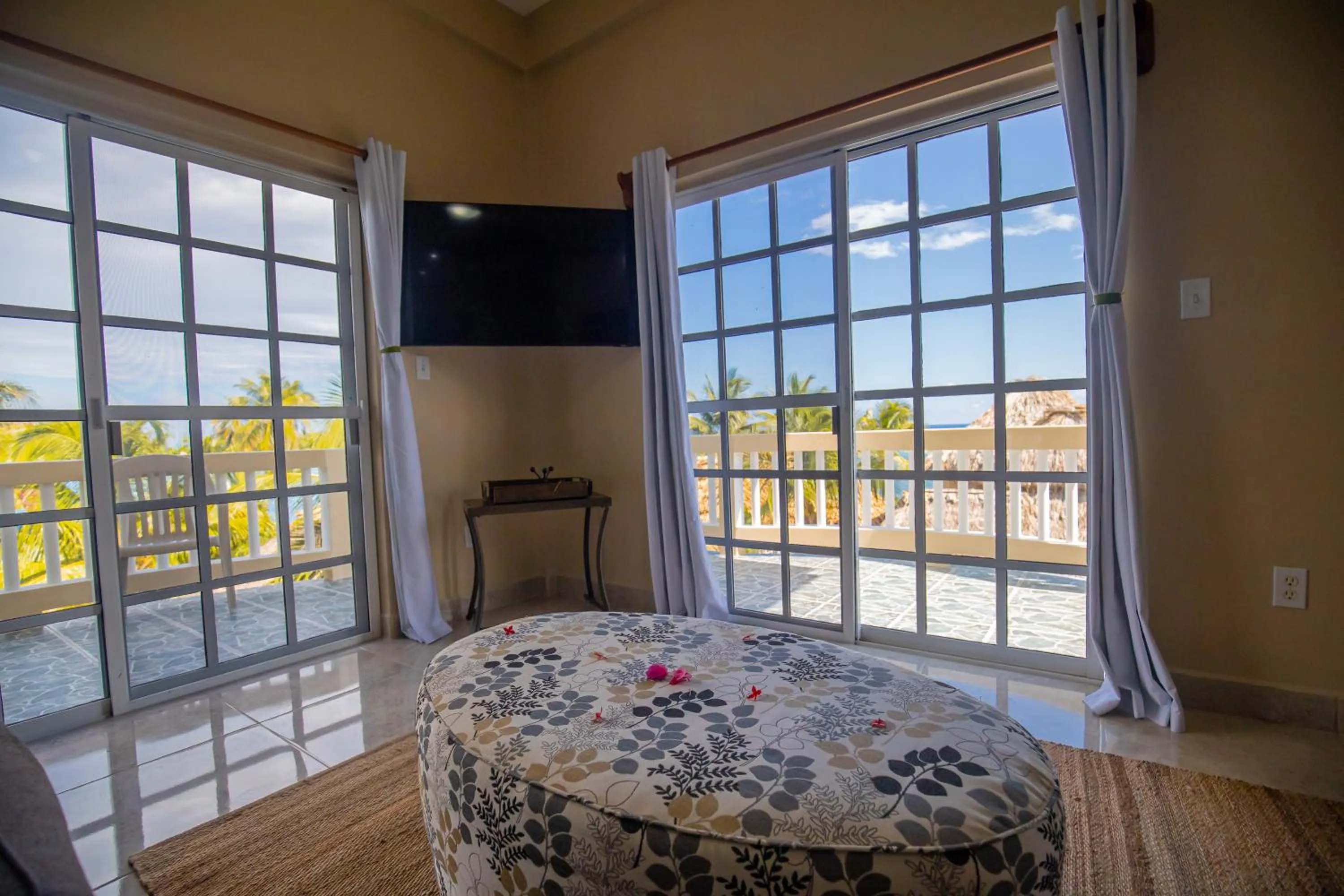 TV and multimedia, Bed in Hidden Jewel Boutique Hotel