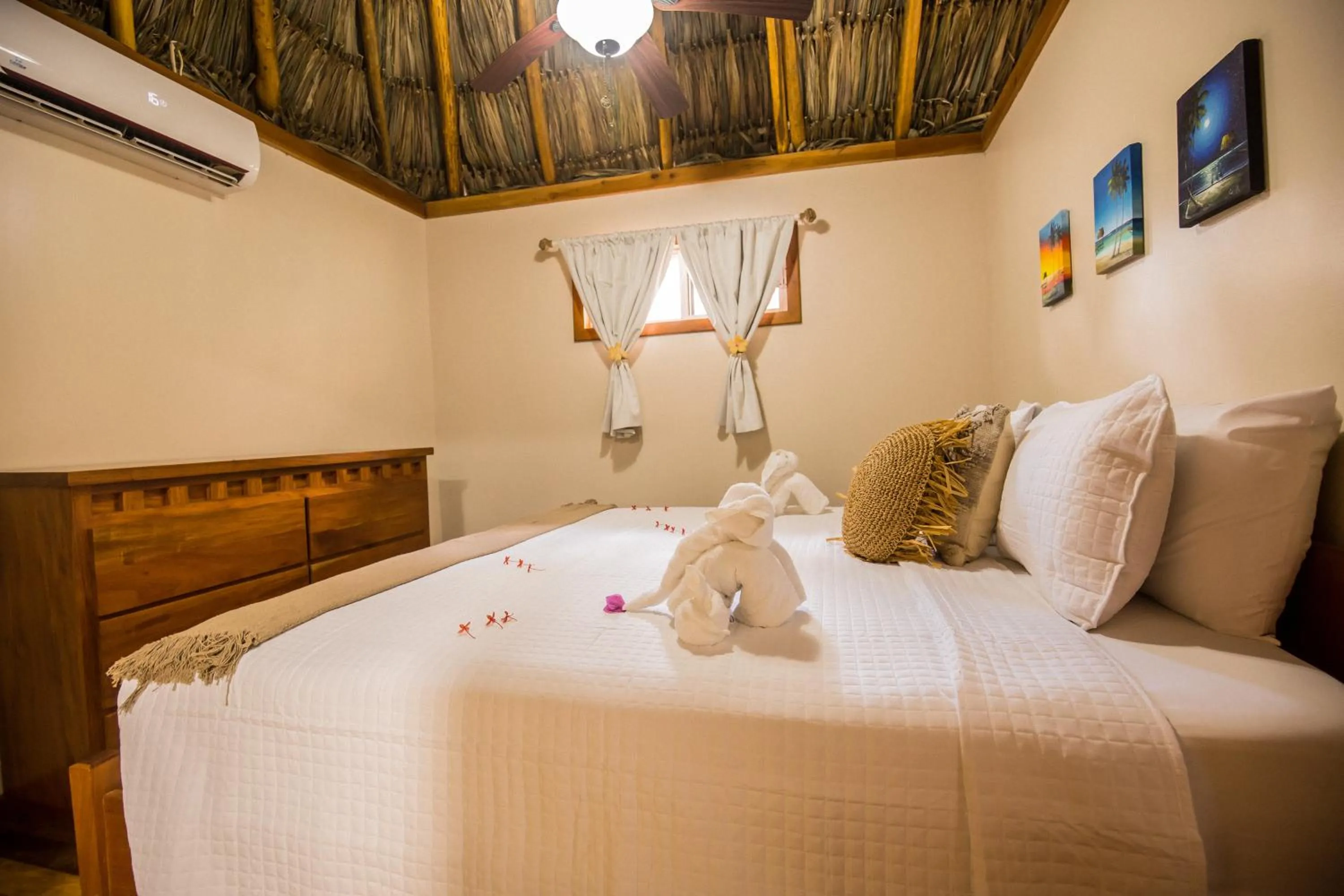 Bed in Hidden Jewel Boutique Hotel