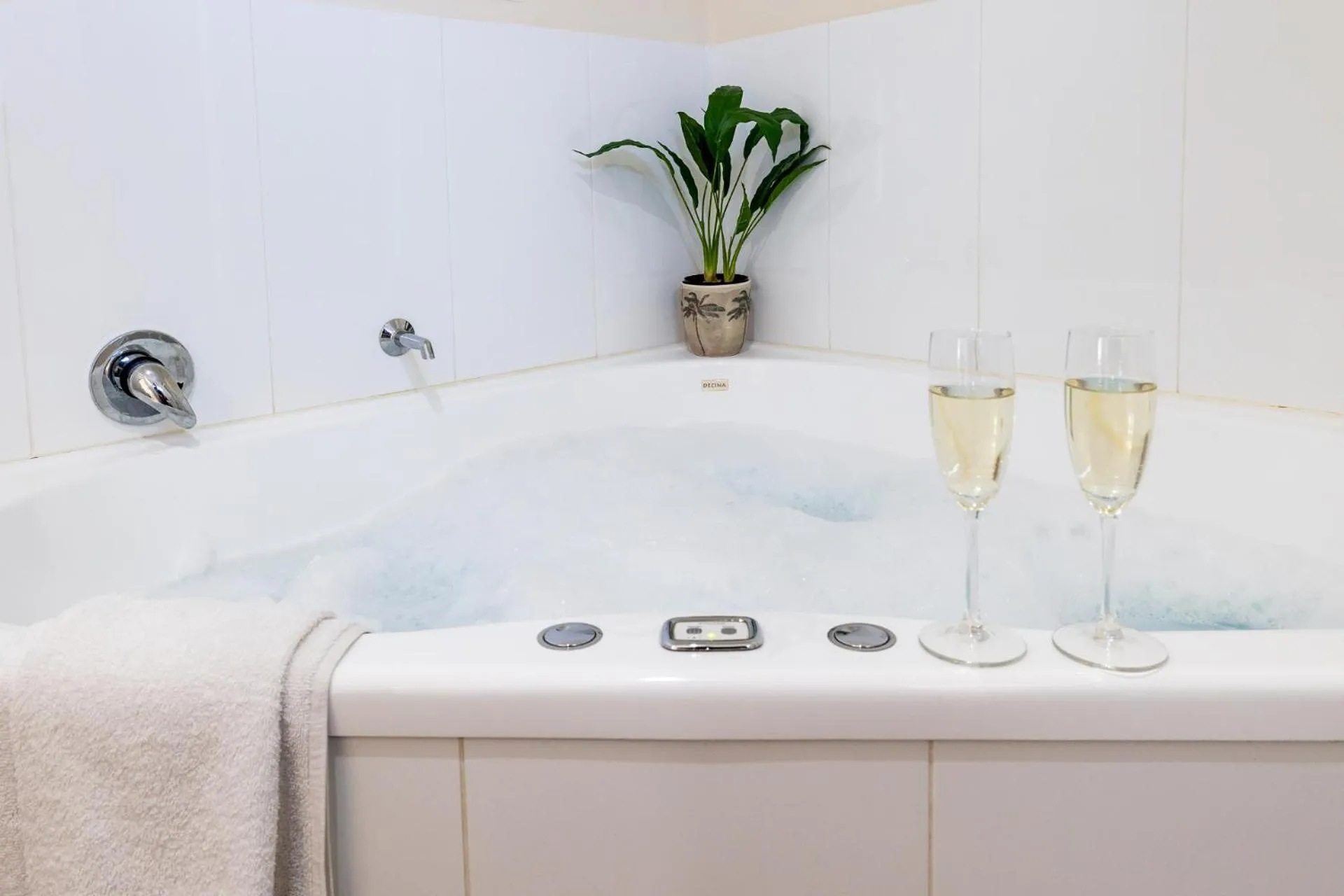 Spa and wellness centre/facilities in Dalby Fairway Motor Inn