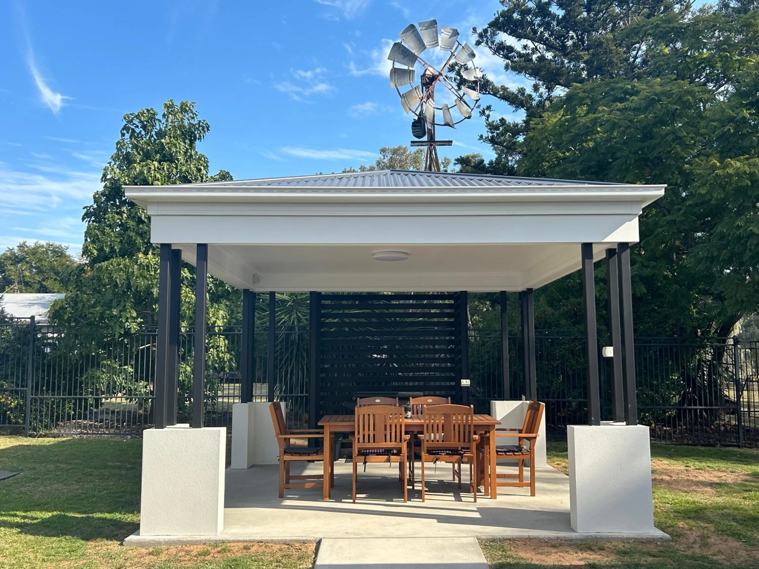 BBQ facilities in Dalby Fairway Motor Inn
