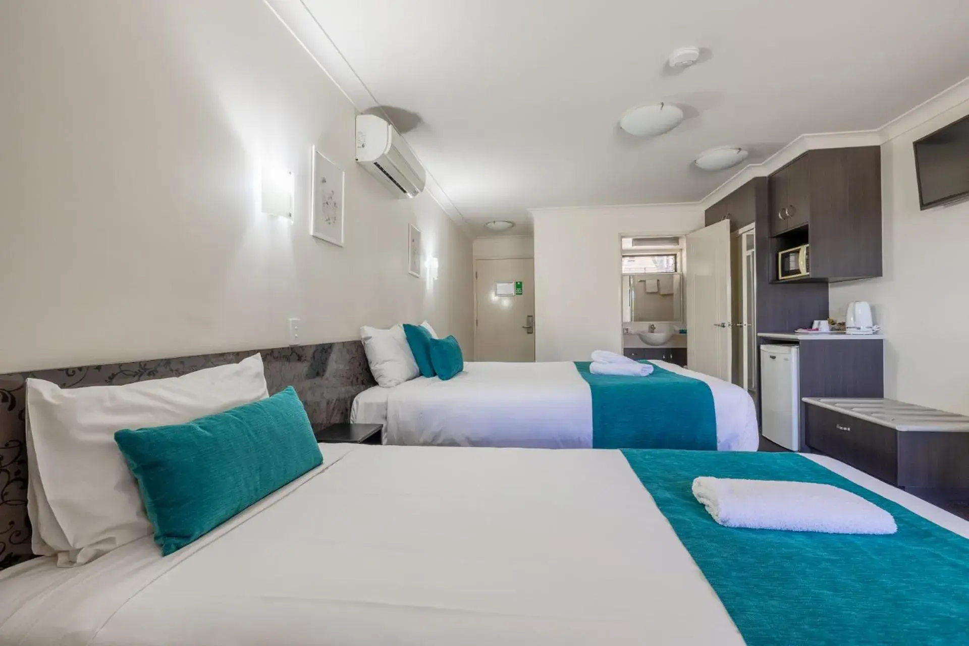 Double or Twin Room with Balcony in Dalby Fairway Motor Inn Double or Twin Room with Balcony in Dalby Fairway Motor Inn