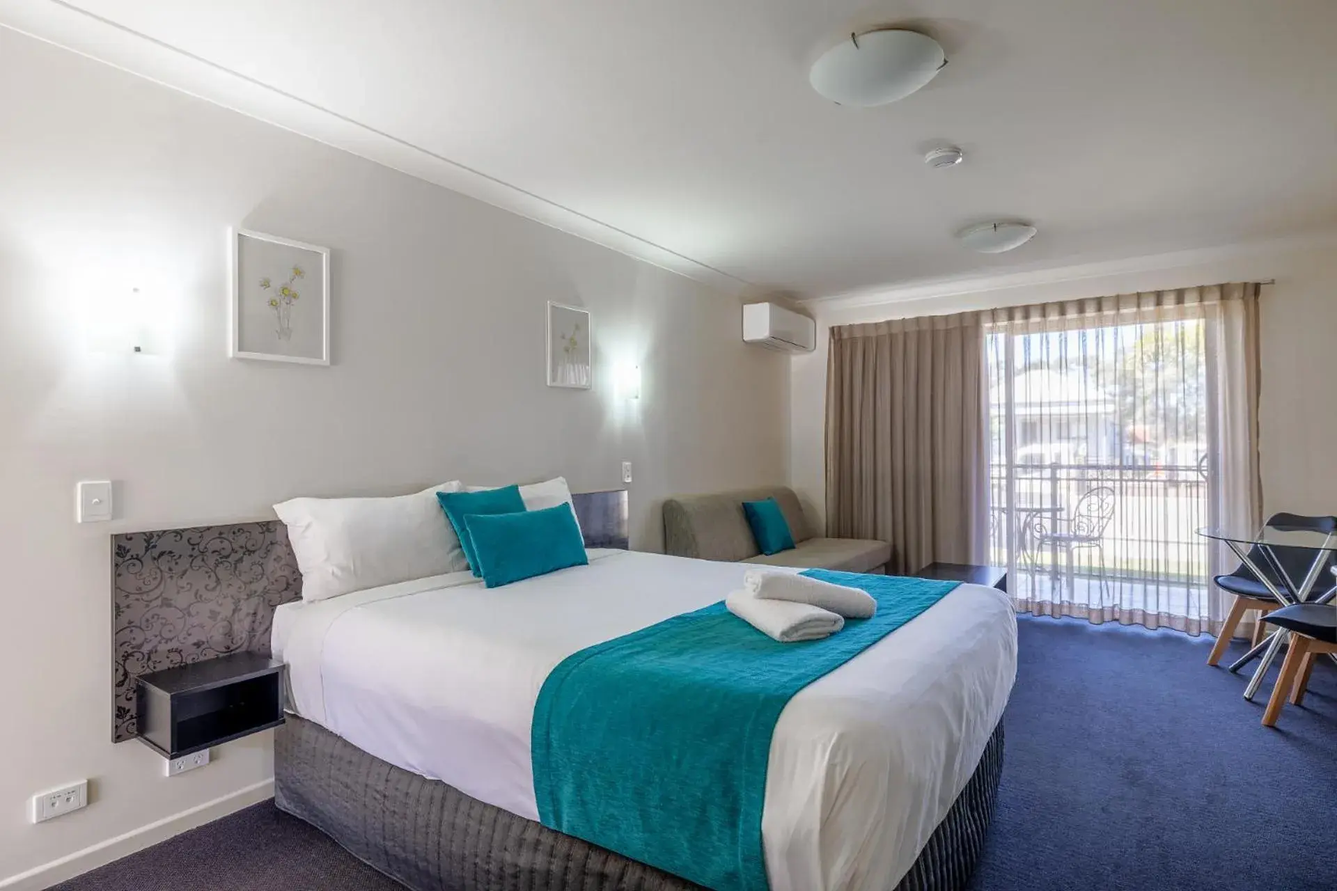 Queen Room in Dalby Fairway Motor Inn Queen Room in Dalby Fairway Motor Inn