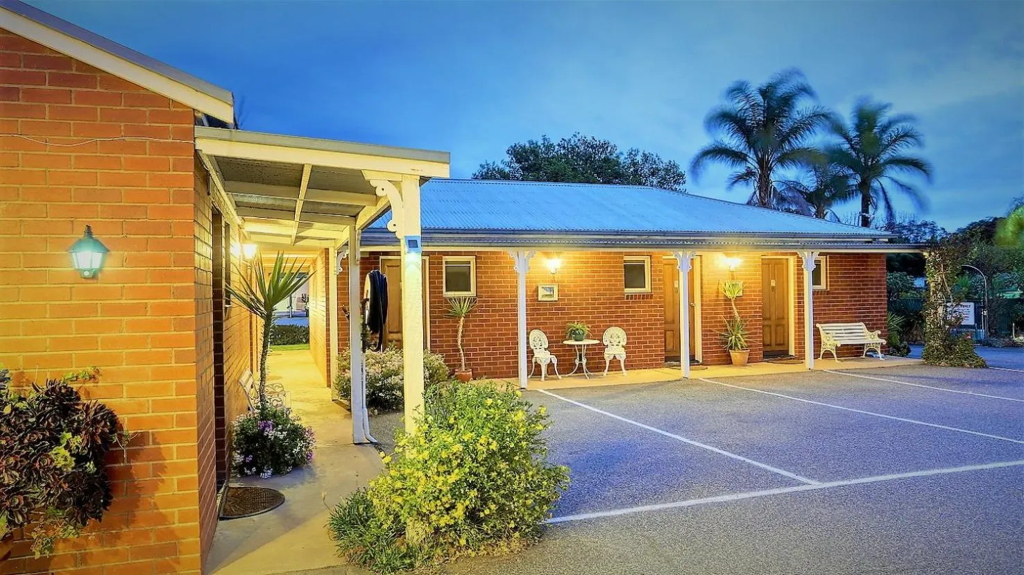 Property building in Jolly Swagman Motor Inn Euroa