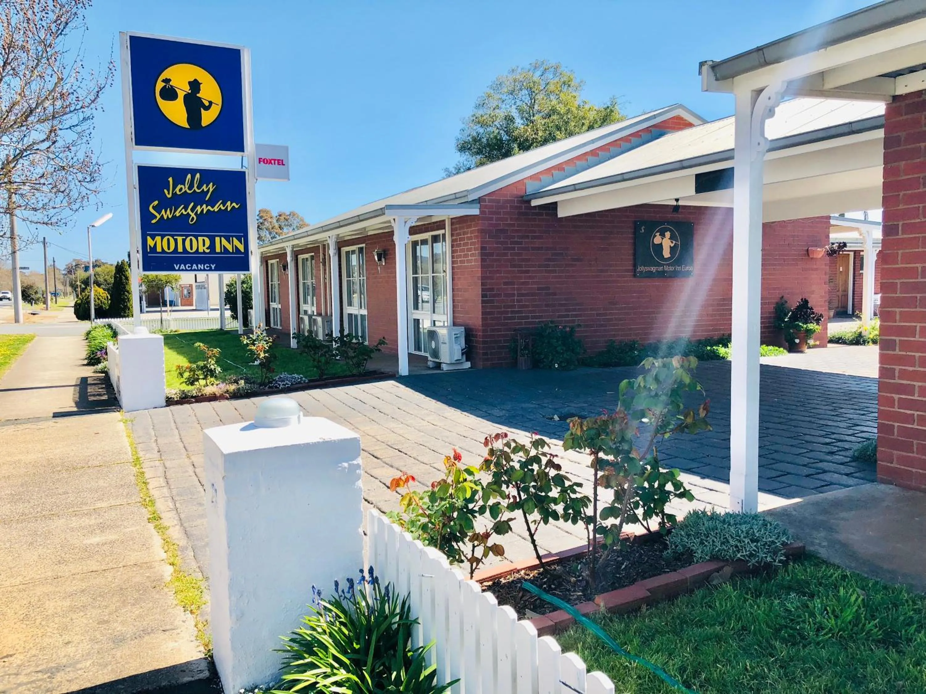 Facade/entrance in Jolly Swagman Motor Inn Euroa