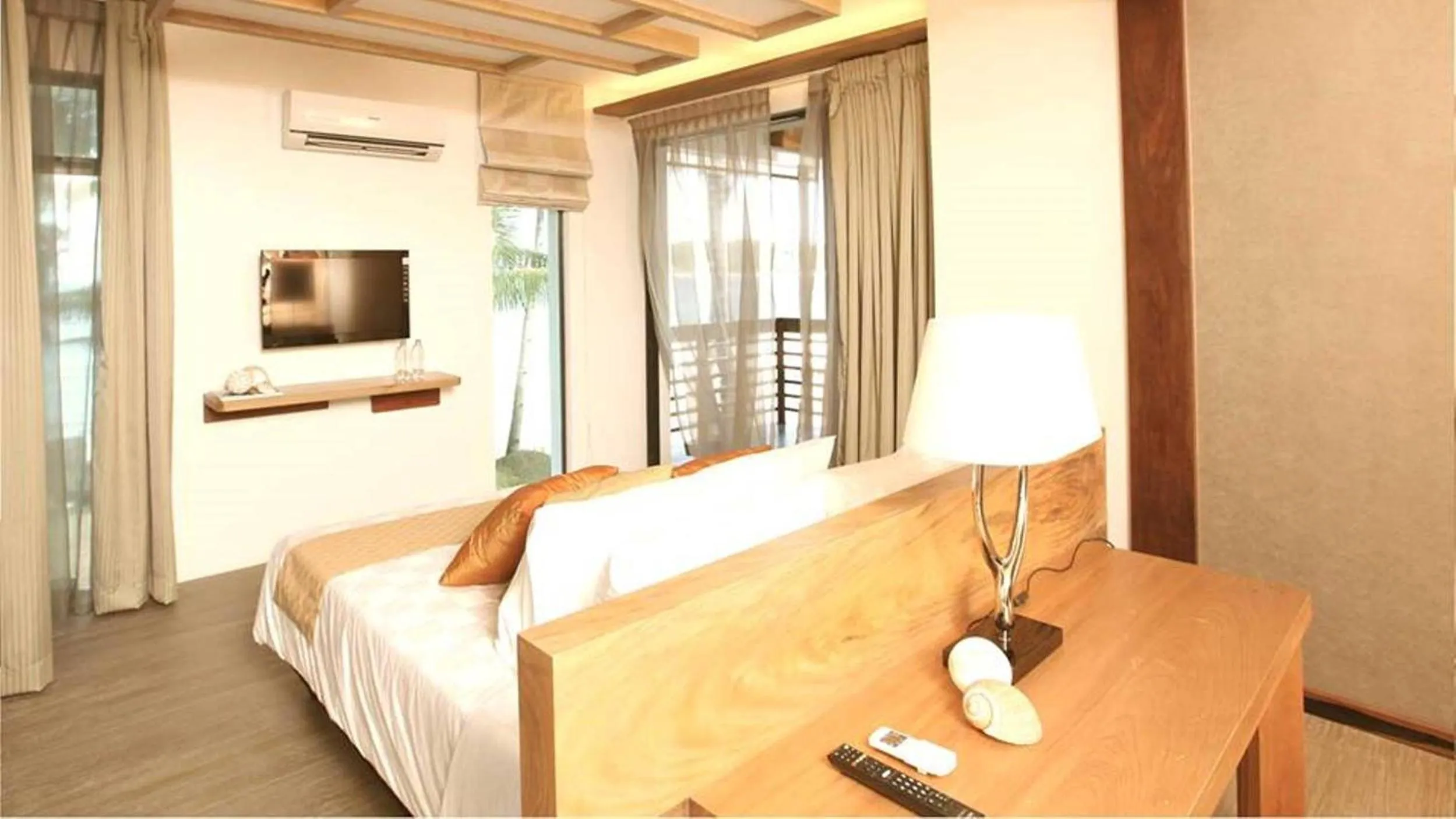 Photo of the whole room, Bed in Infinity Resort