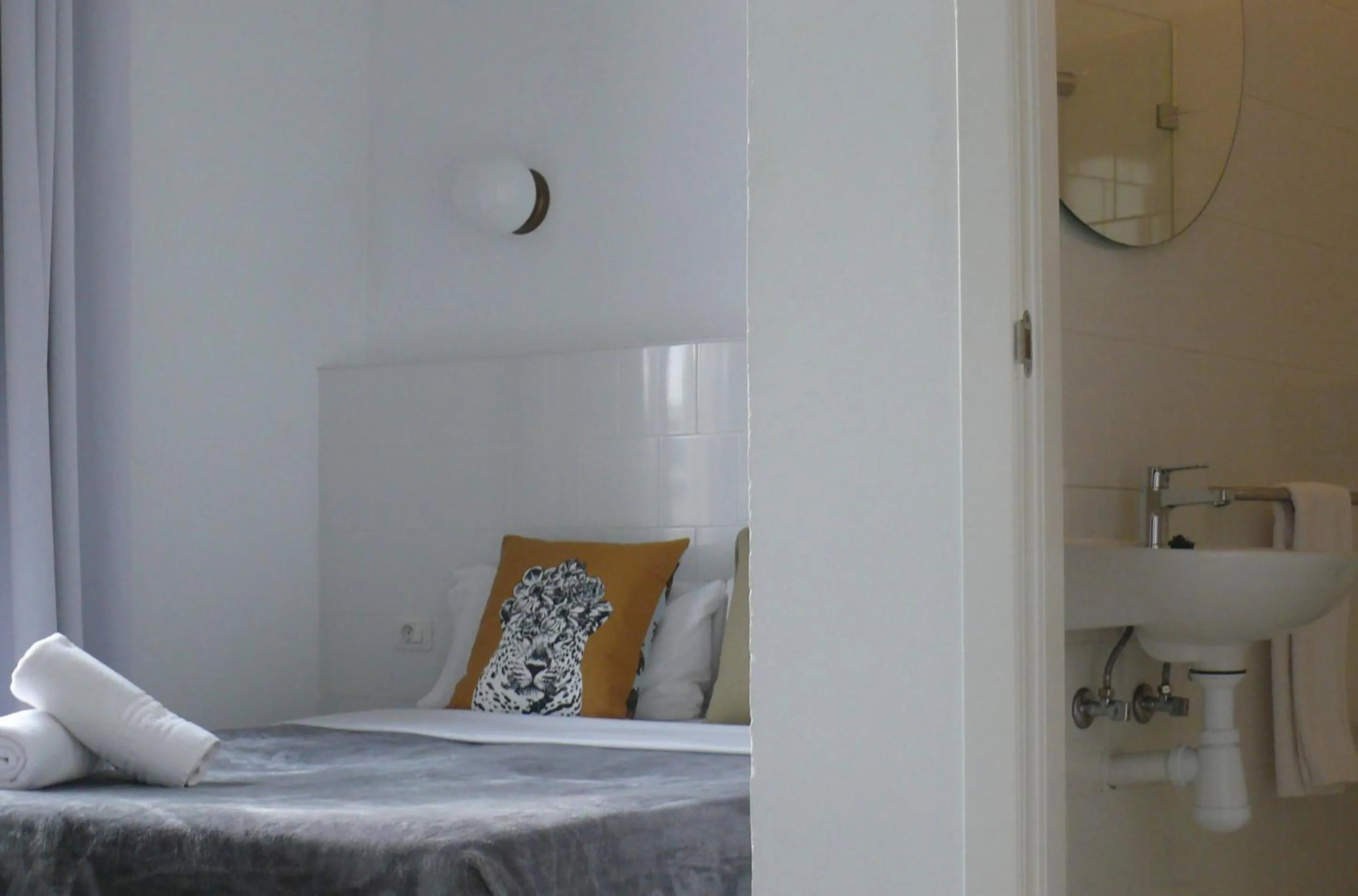 Bedroom, Bed in Hostal Argo