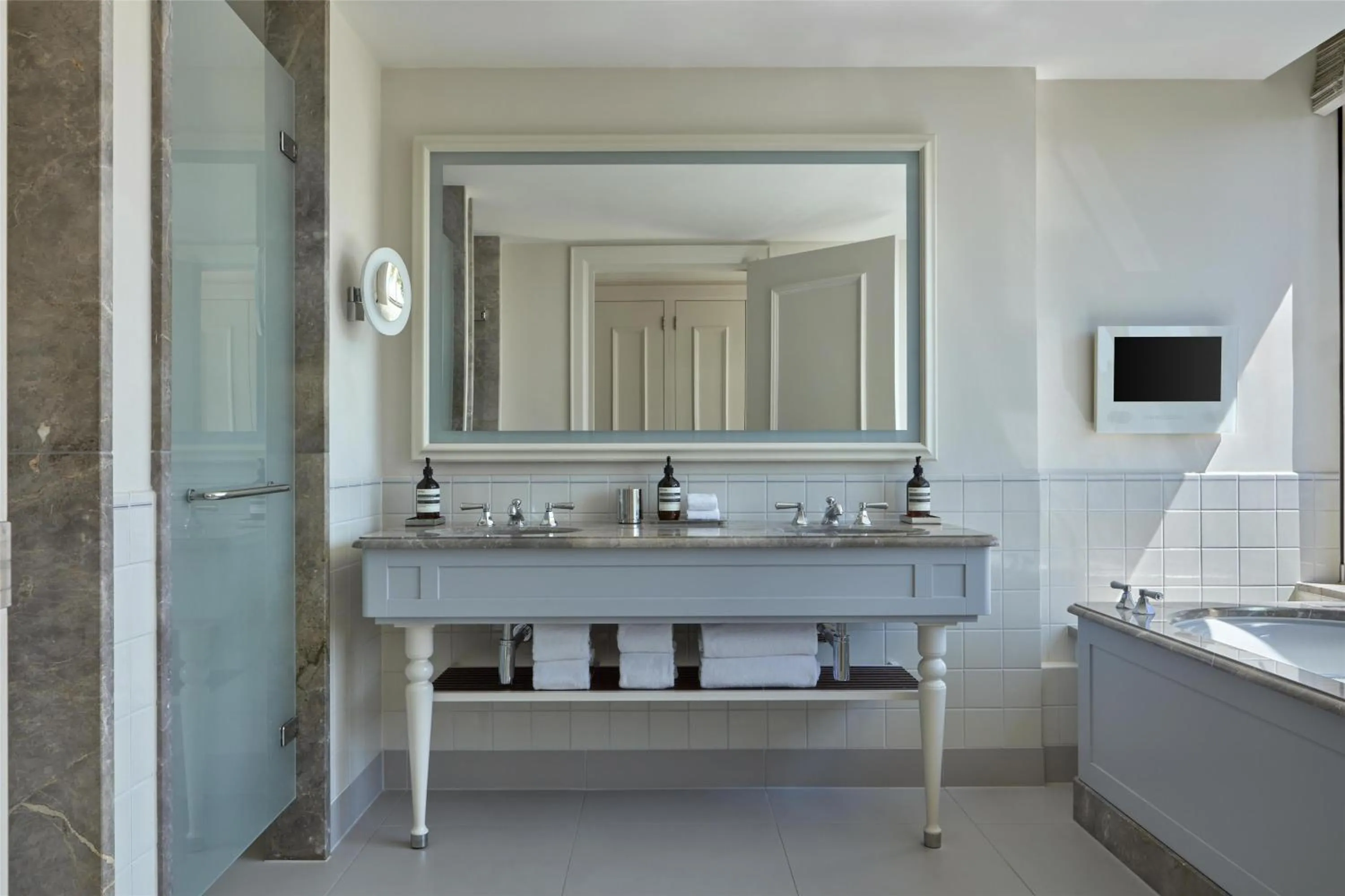 Bathroom in Waldorf Astoria Amsterdam