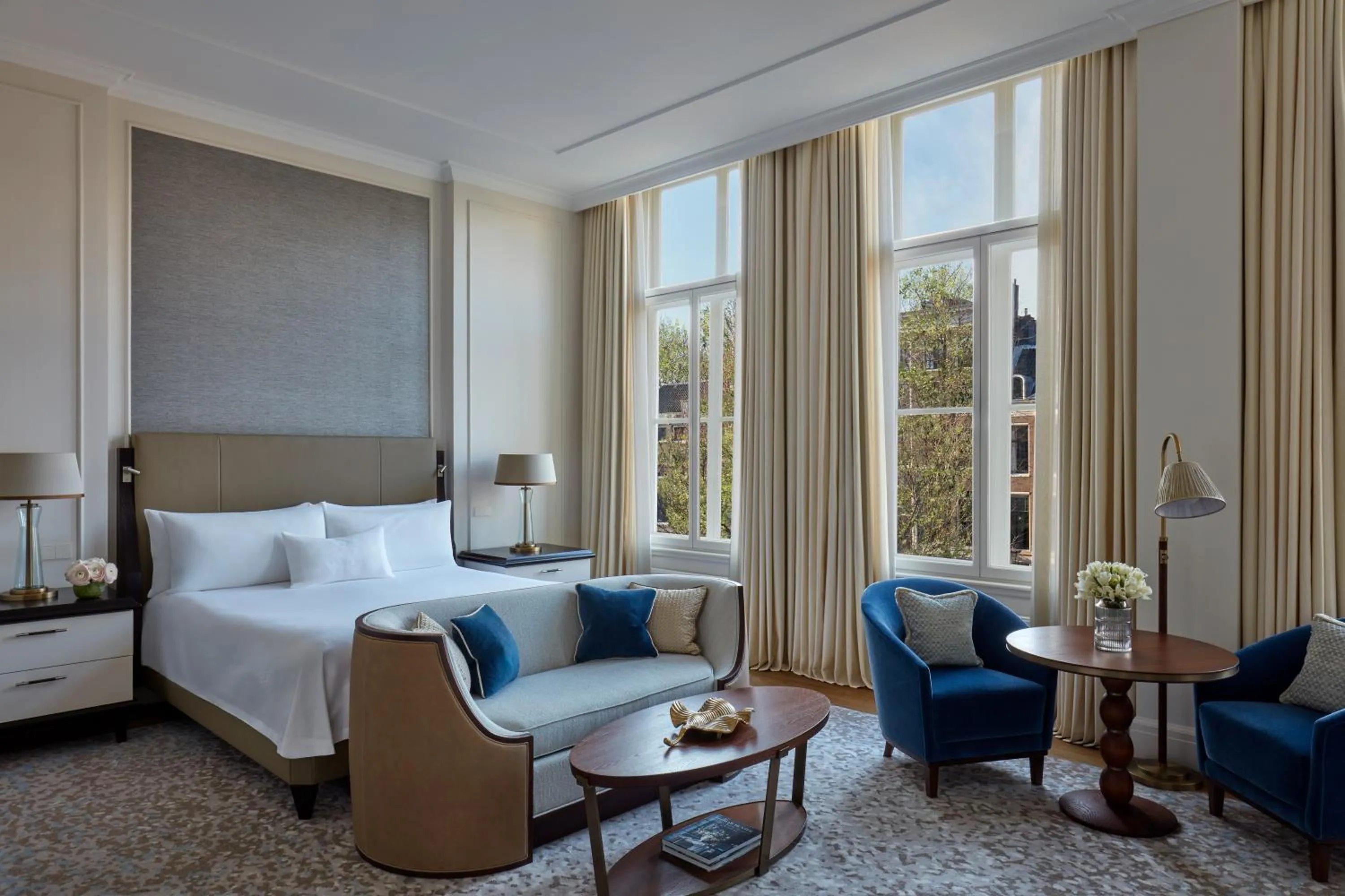 View (from property/room), Bed in Waldorf Astoria Amsterdam