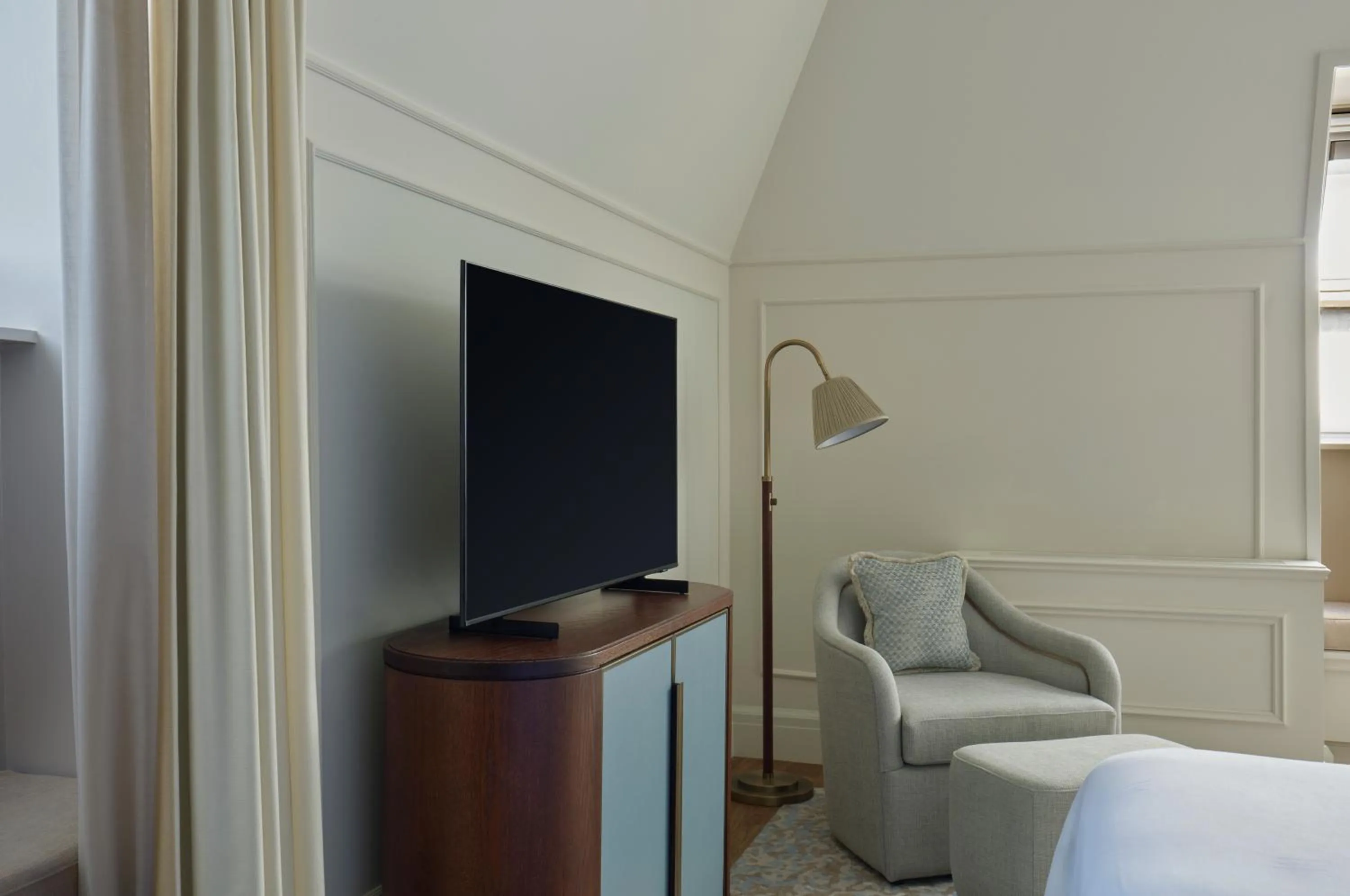 TV and multimedia, Bed in Waldorf Astoria Amsterdam