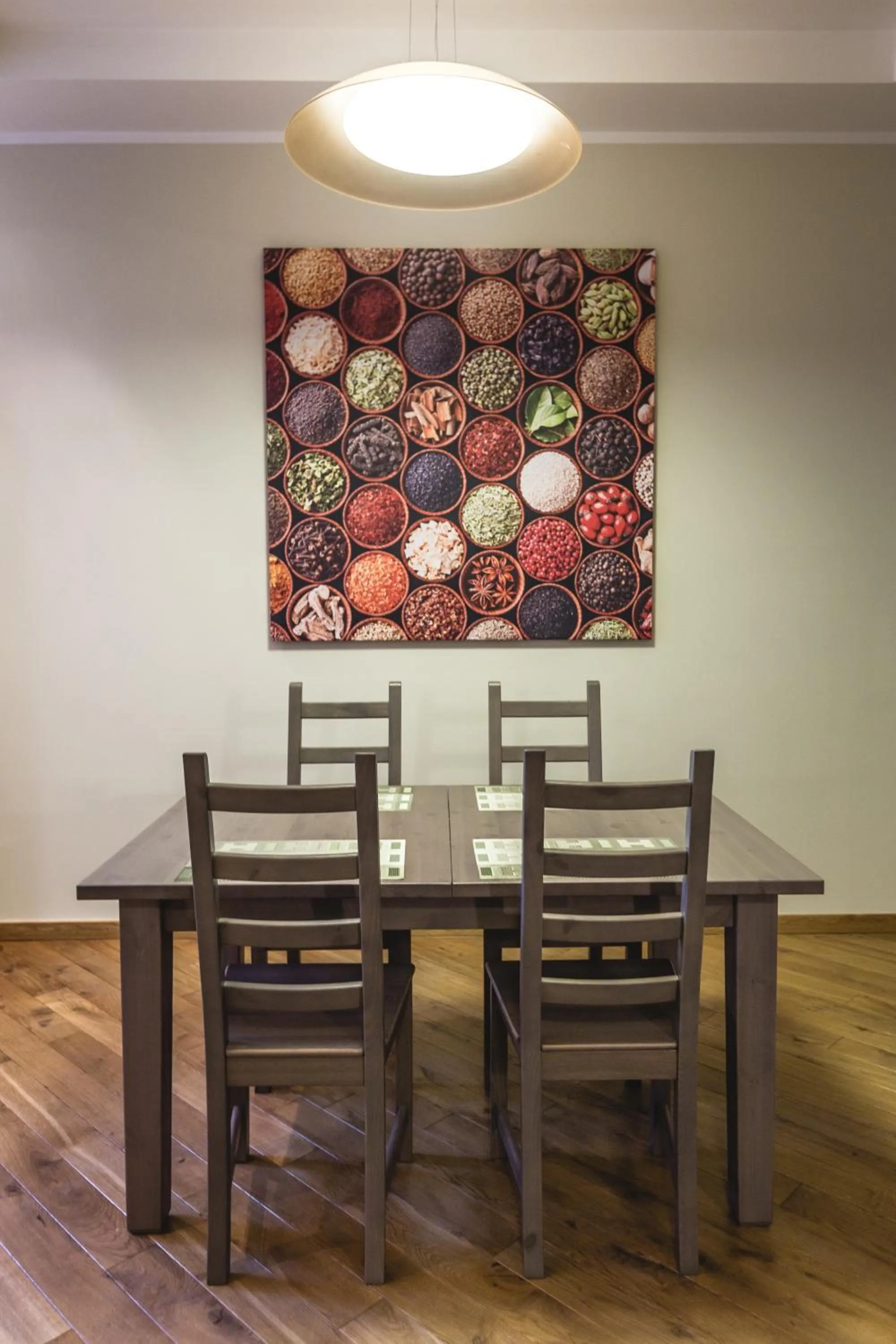 Dining area in Riga Lux Apartments - Ernesta, Free parking