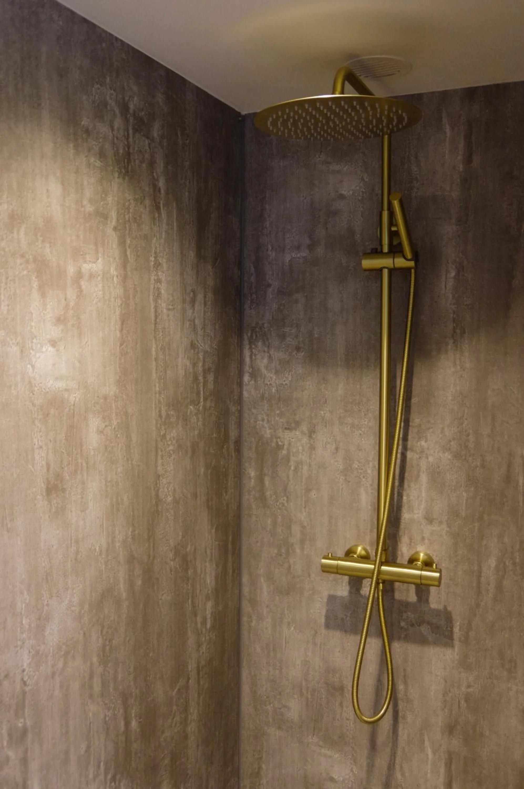 Shower in Hotel de Duif Lisse - Keukenhof