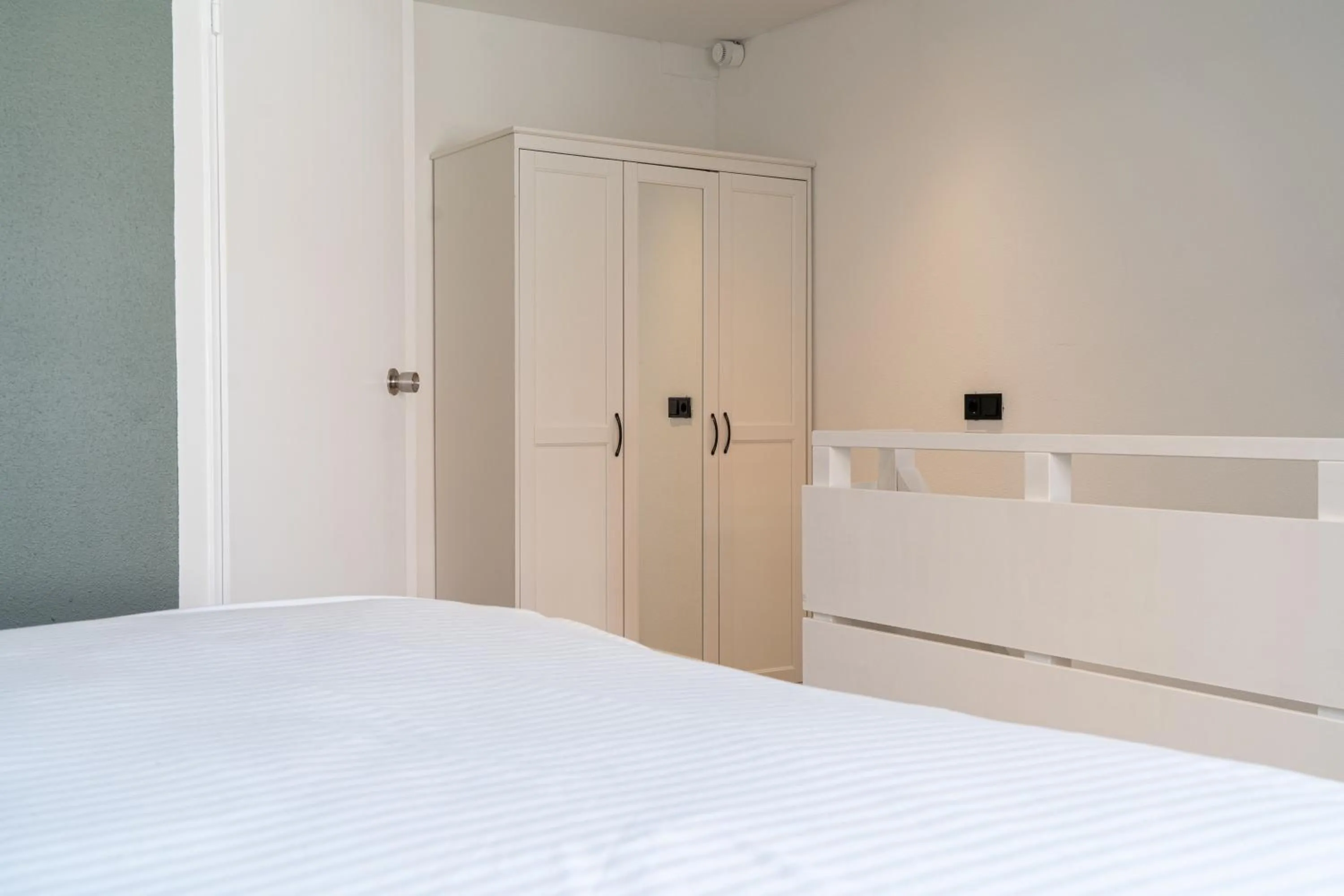 Bedroom, Bed in Hotel de Duif Lisse - Keukenhof