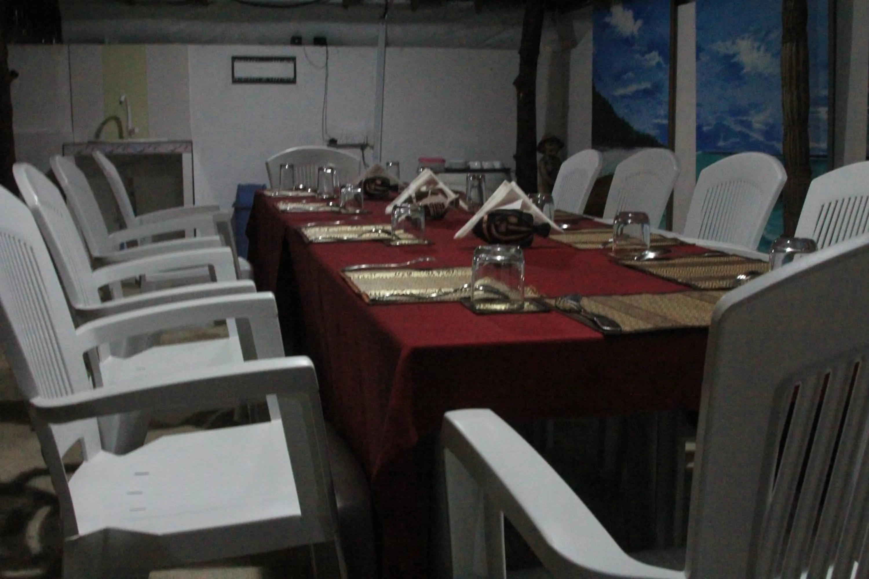 Restaurant/places to eat in Ras Rana Lodge
