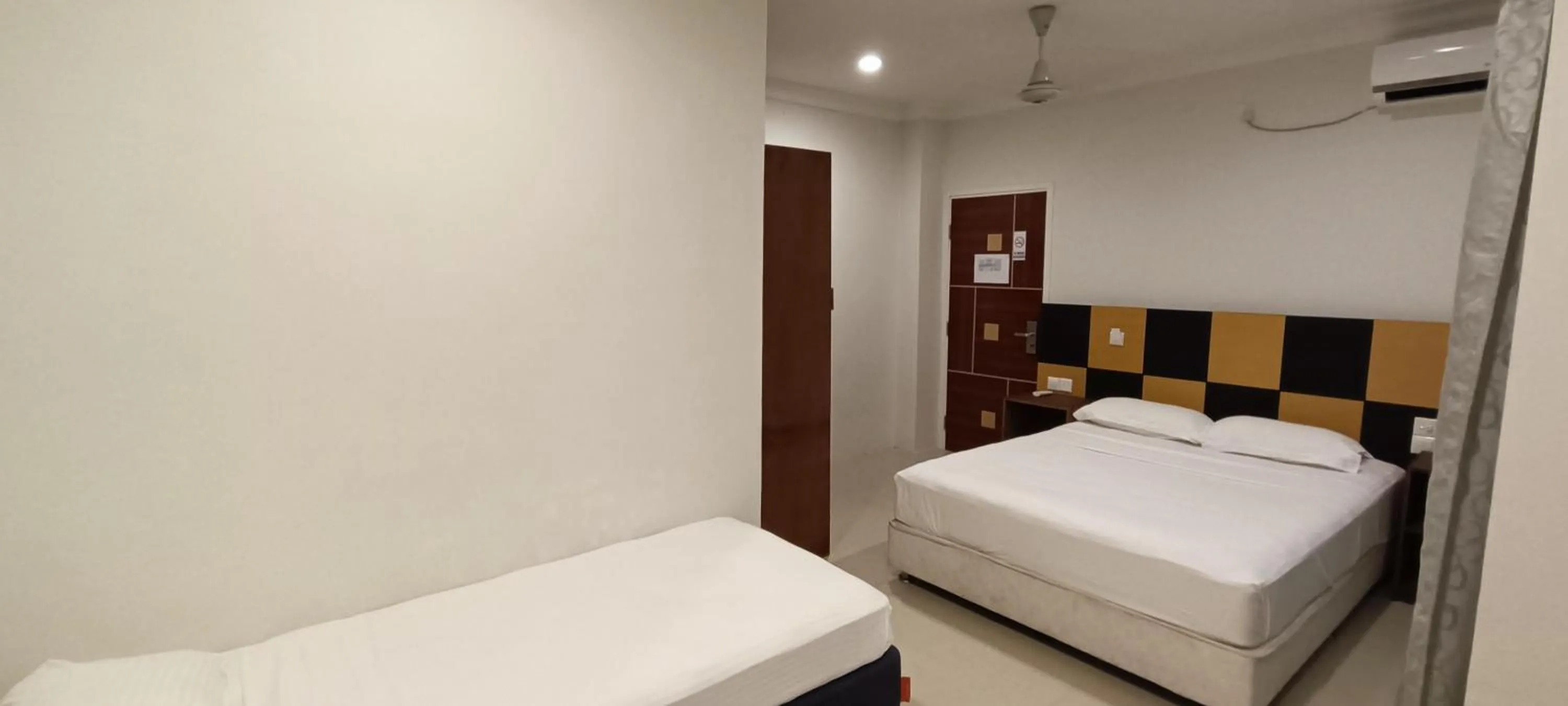 Bed in Ras Rana Lodge