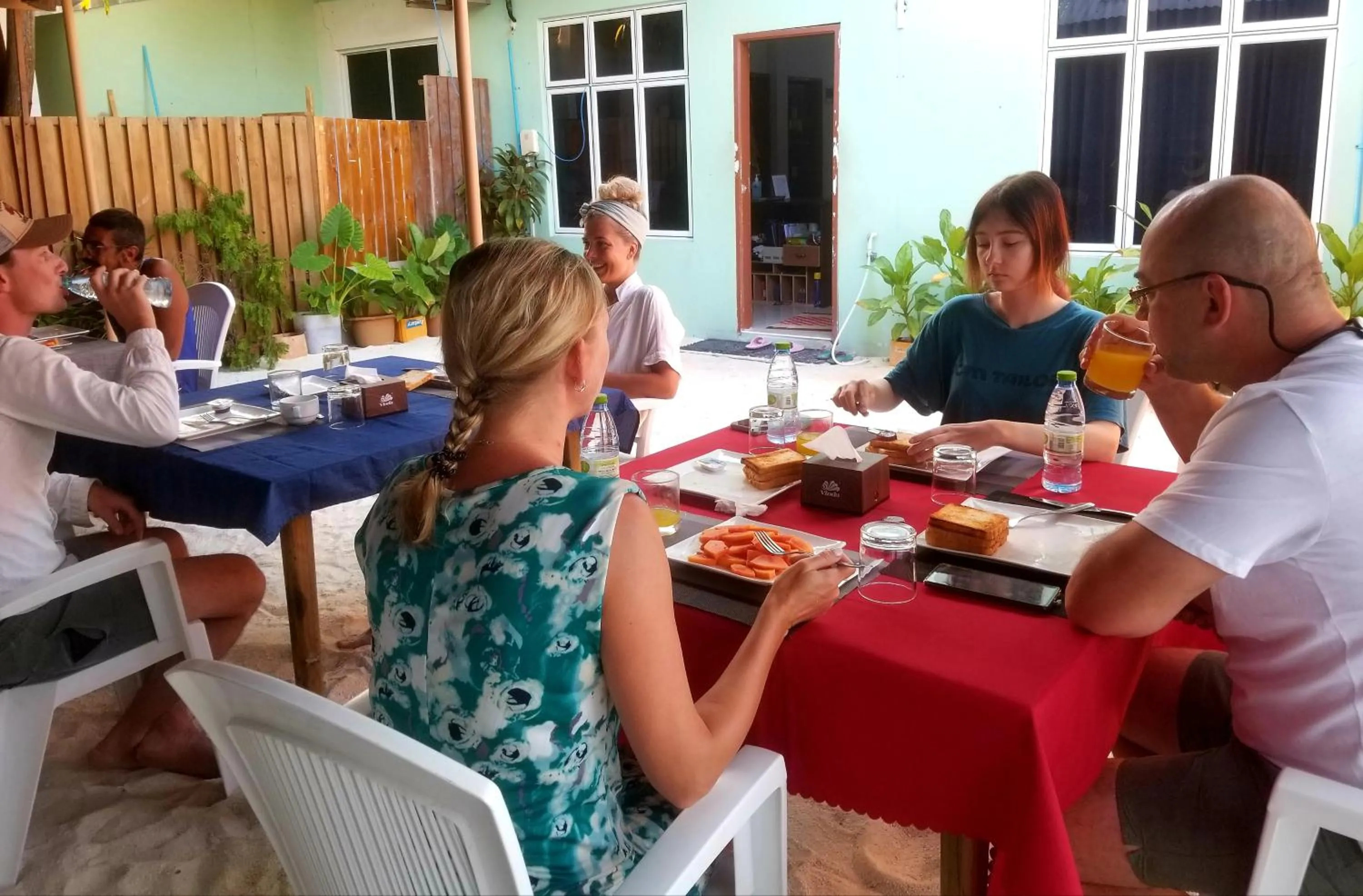 Restaurant/places to eat in Ras Rana Lodge