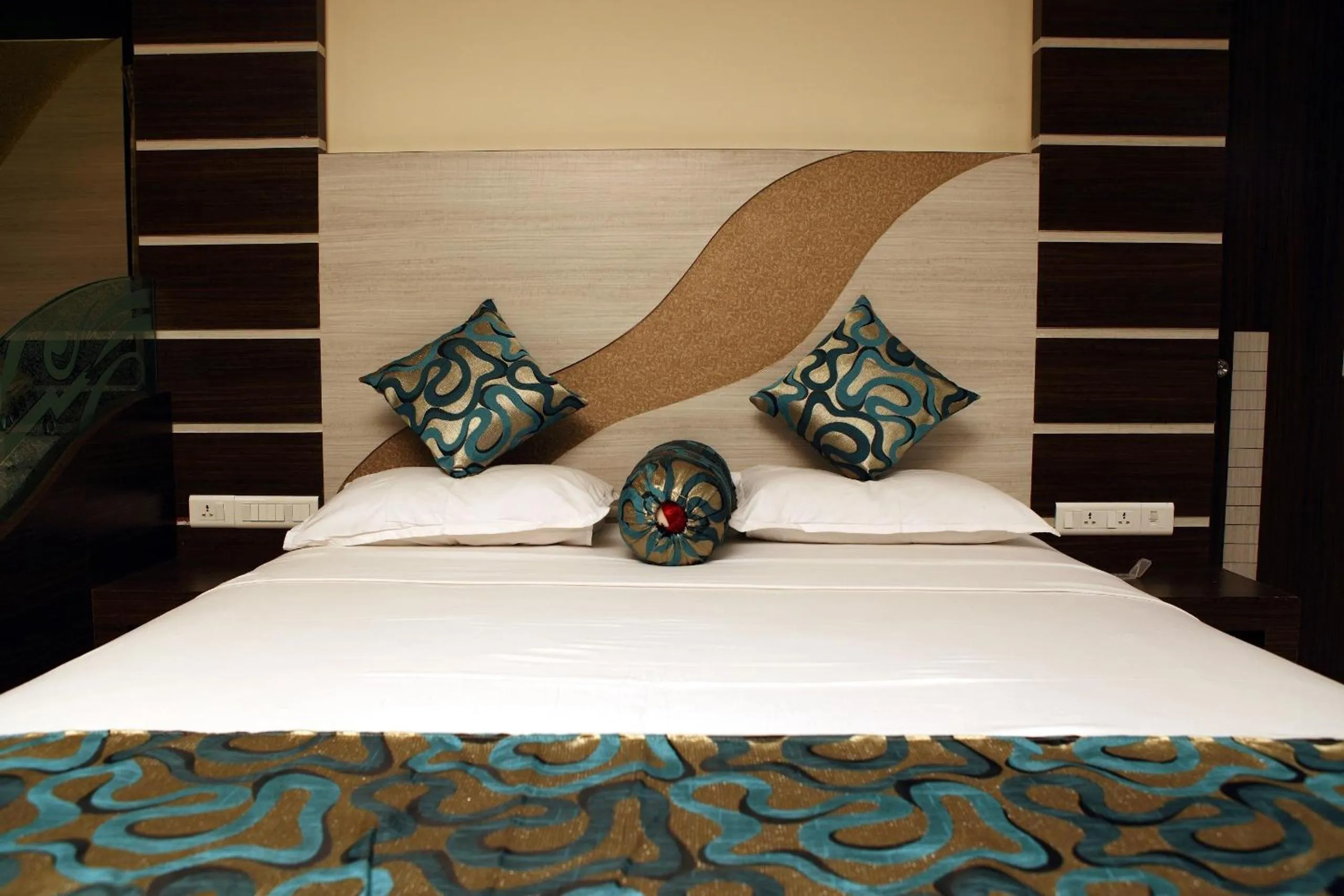 Photo of the whole room, Bed in SBS Grand