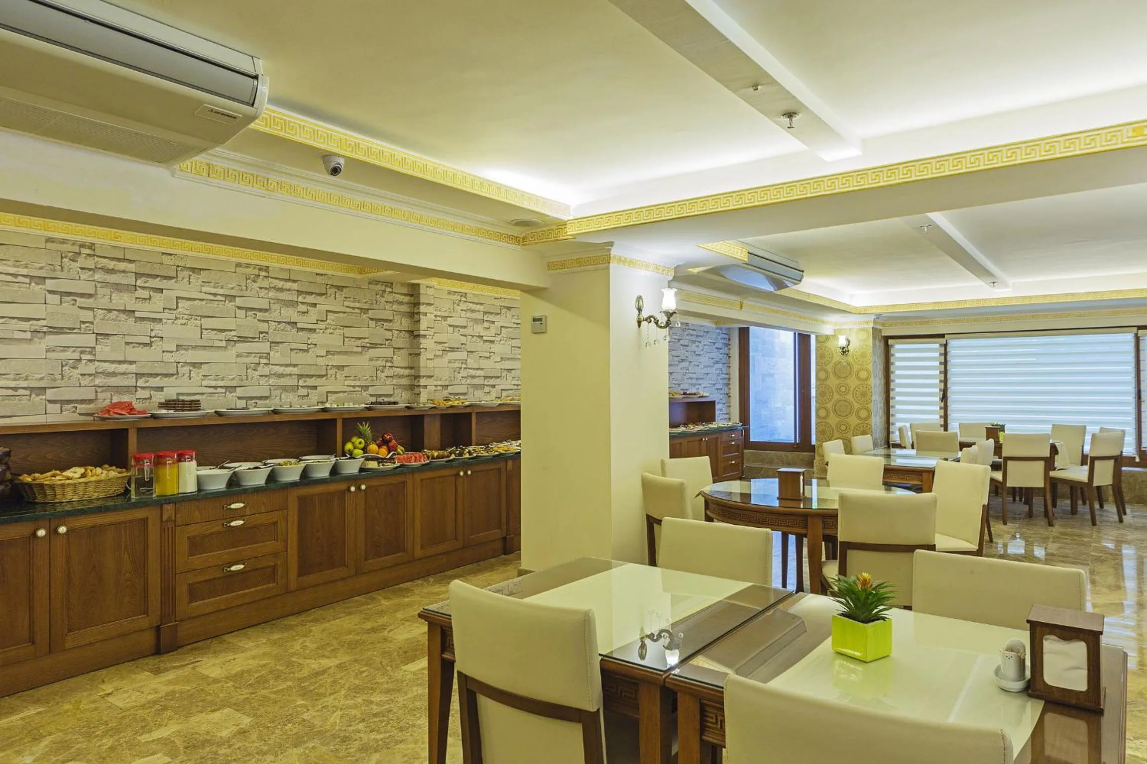 Restaurant/places to eat in Lausos Palace Hotel Şişli