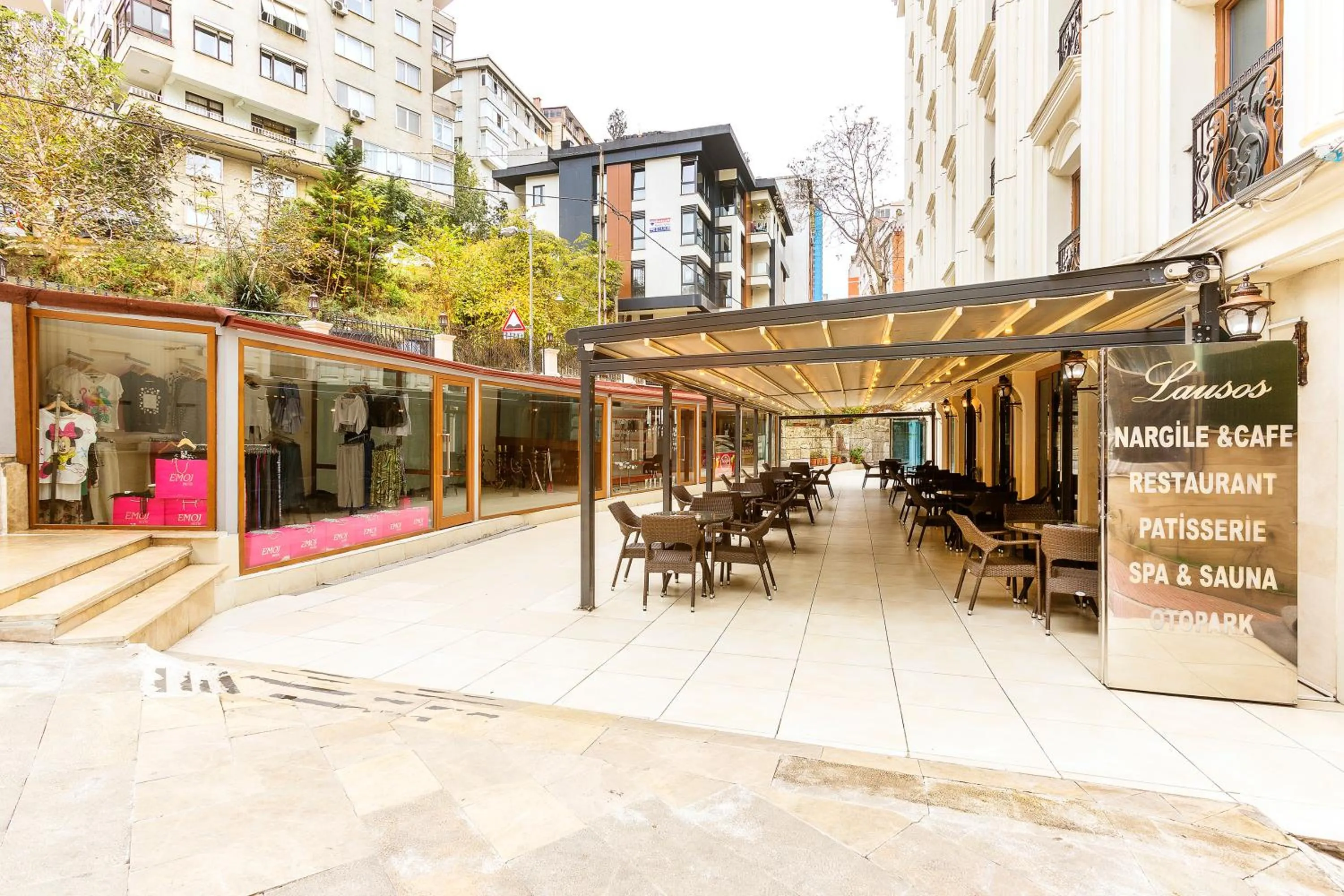 Patio in Lausos Palace Hotel Şişli