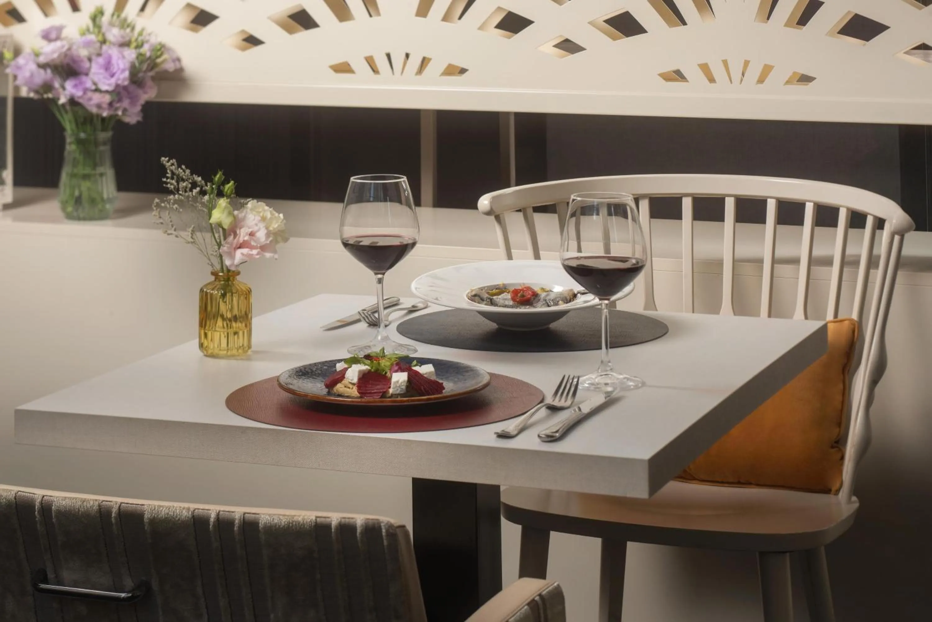 Restaurant/places to eat in NH Parma