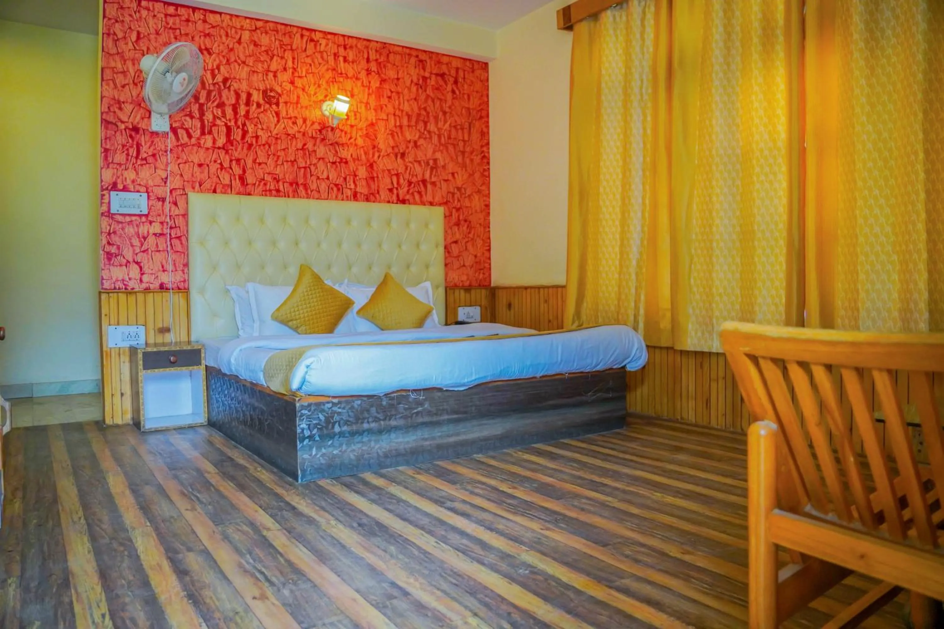 Photo of the whole room in Ride At Hill-Nihal Hotel & Cottage