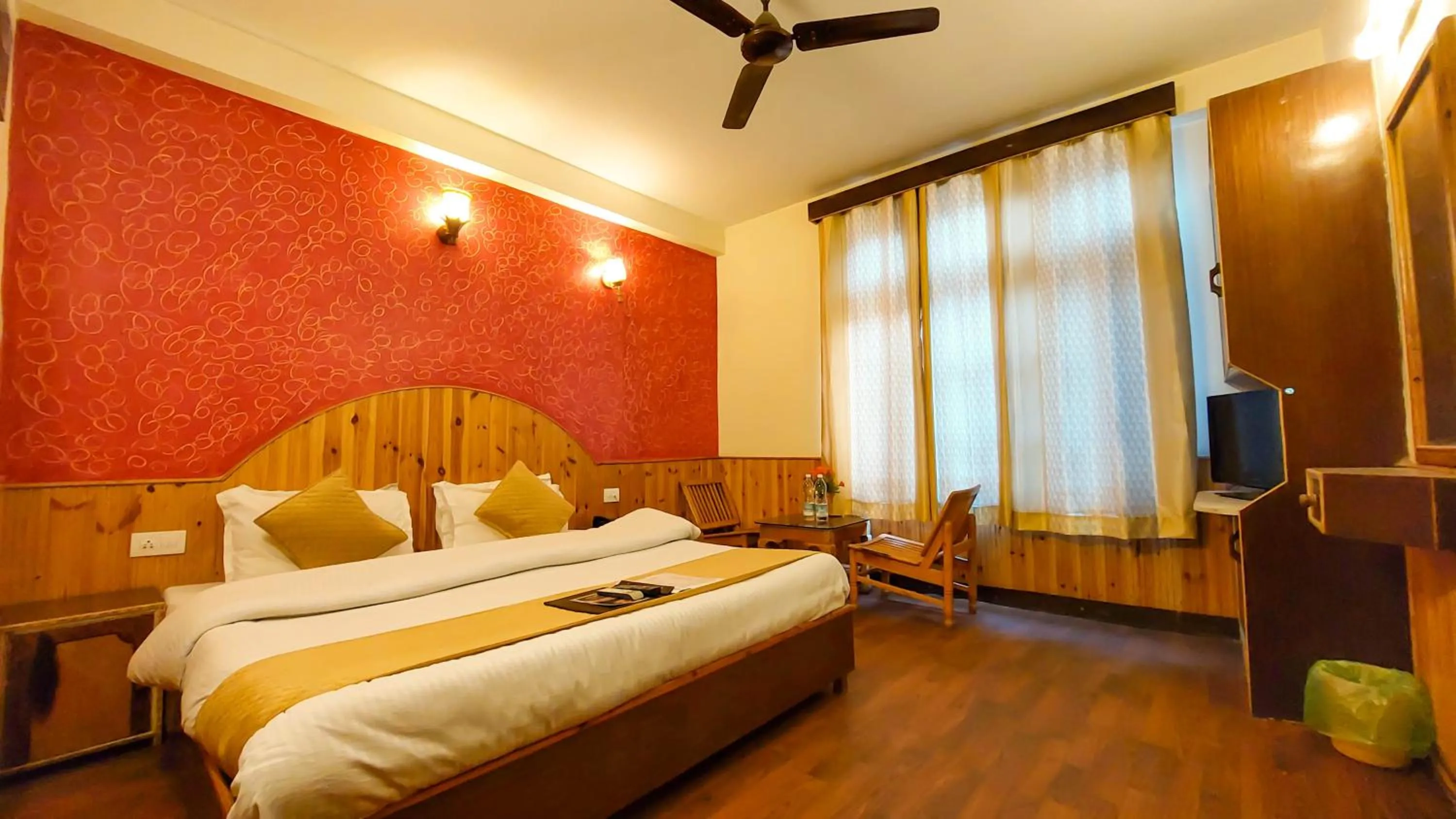 Photo of the whole room in Ride At Hill-Nihal Hotel & Cottage