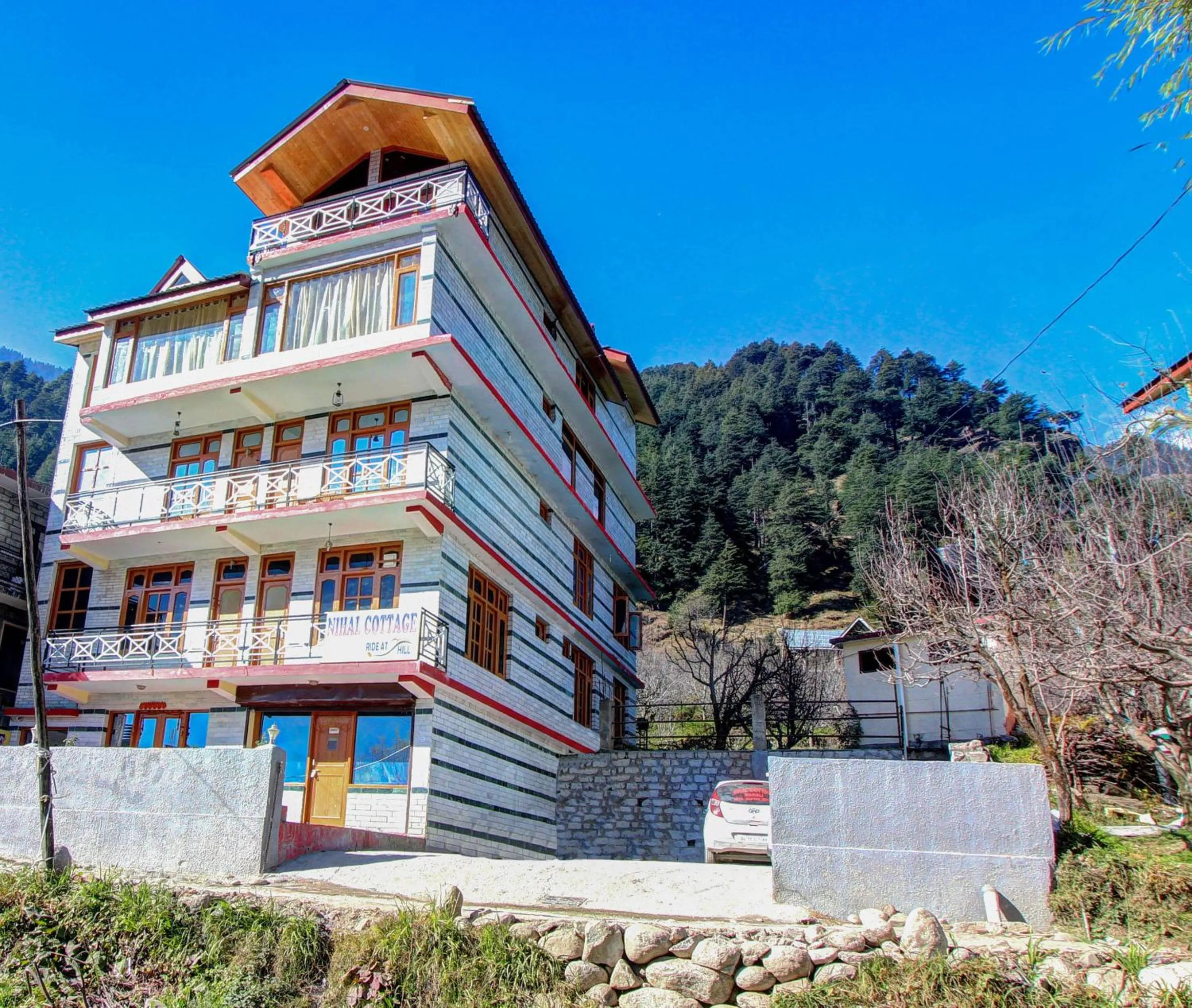 Property building in Ride At Hill-Nihal Hotel & Cottage