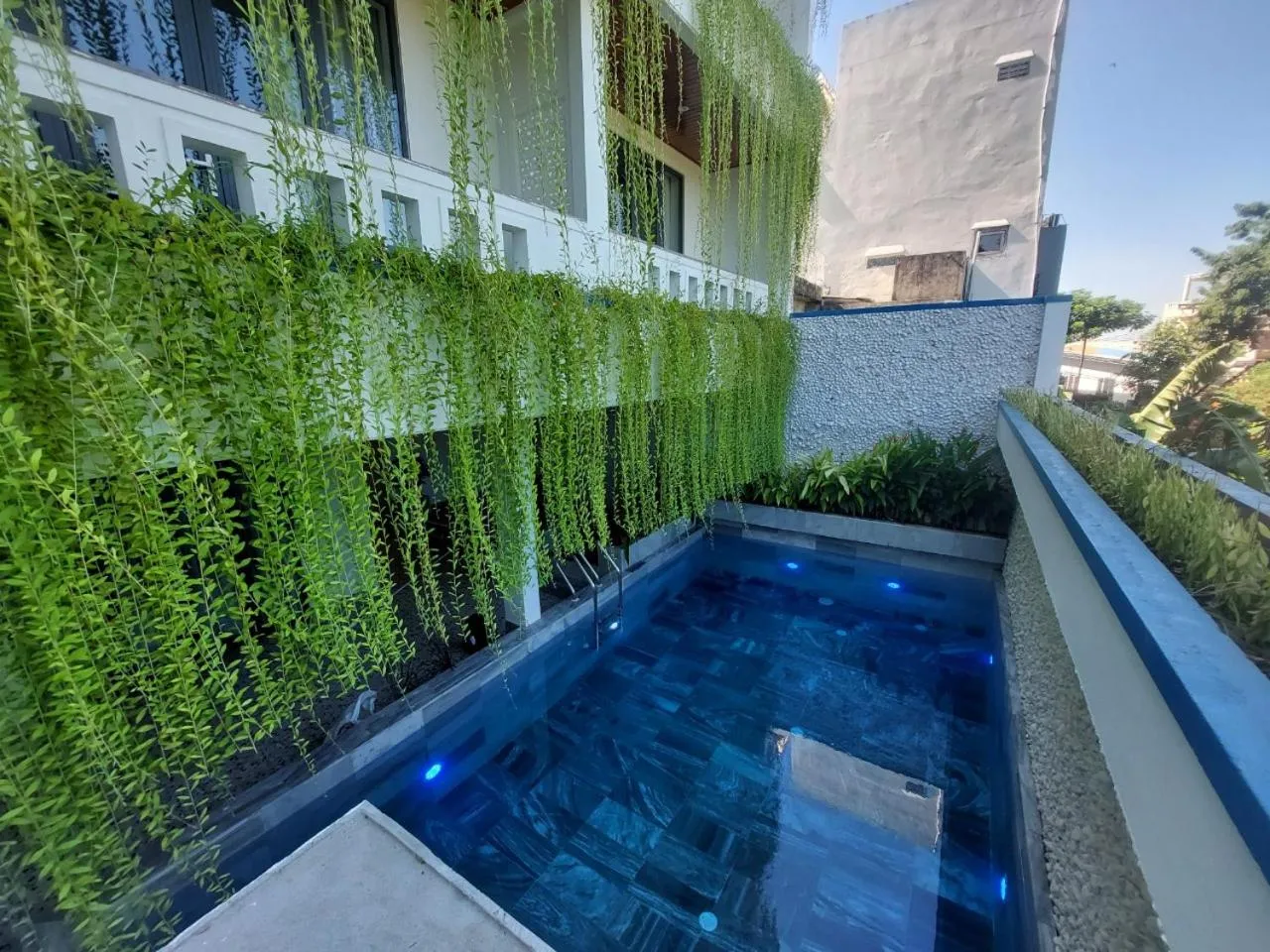 Swimming pool in Southern River Hotel