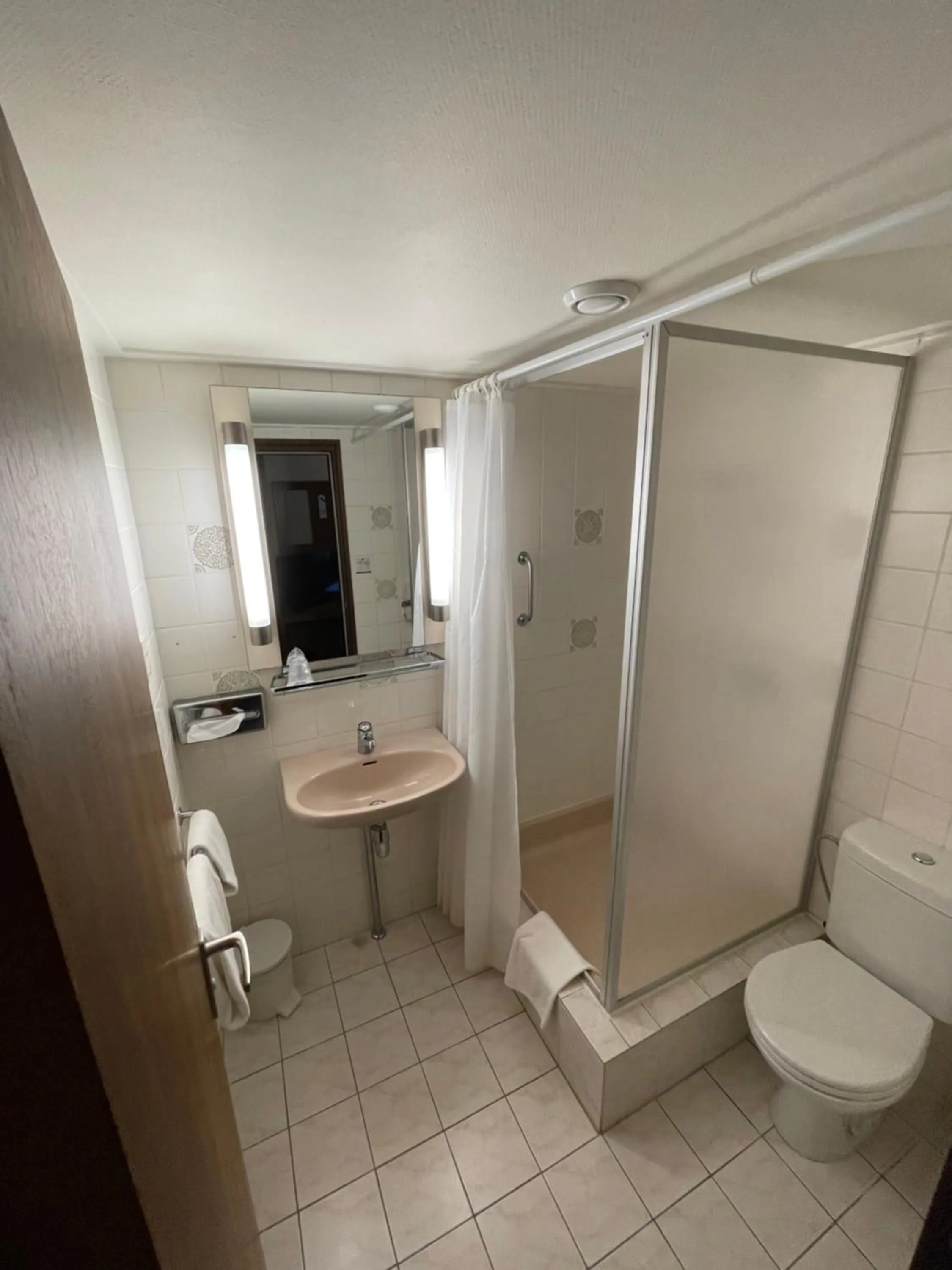 Bathroom in Fletcher Hotel-Restaurant Wolfheze