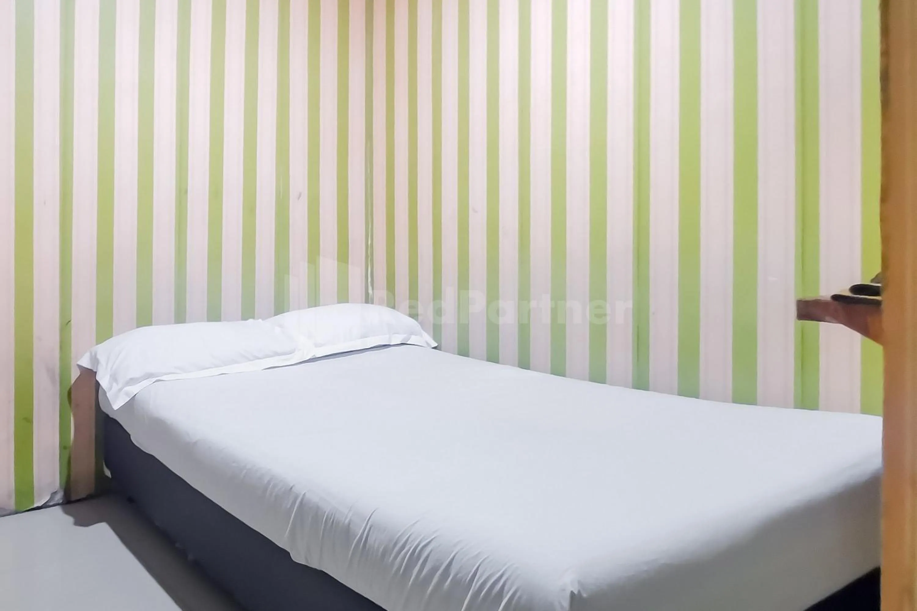 Bed in Tangki Residence 2 RedPartner