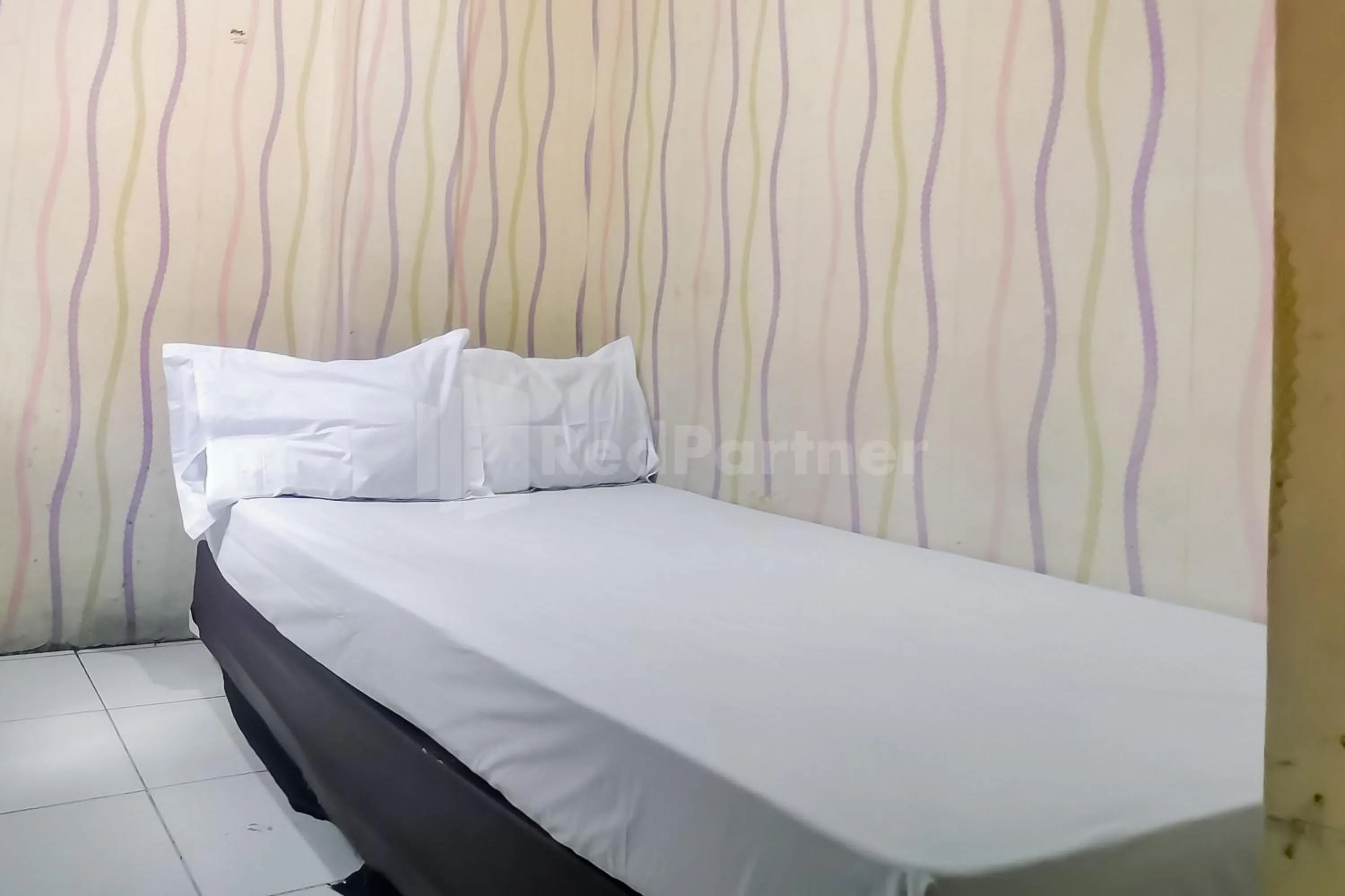 Bed in Tangki Residence 2 RedPartner