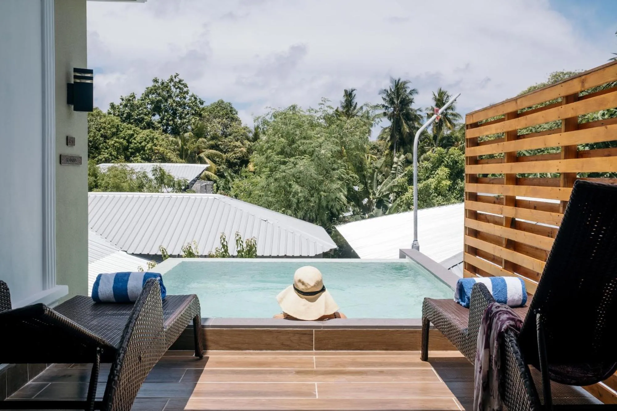 Swimming pool in Fuvahmulah Central Hotel