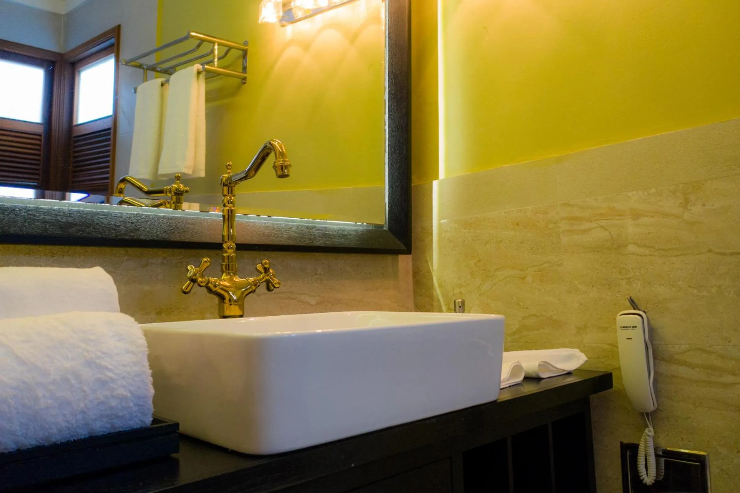 Bathroom, Bed in Fuvahmulah Central Hotel